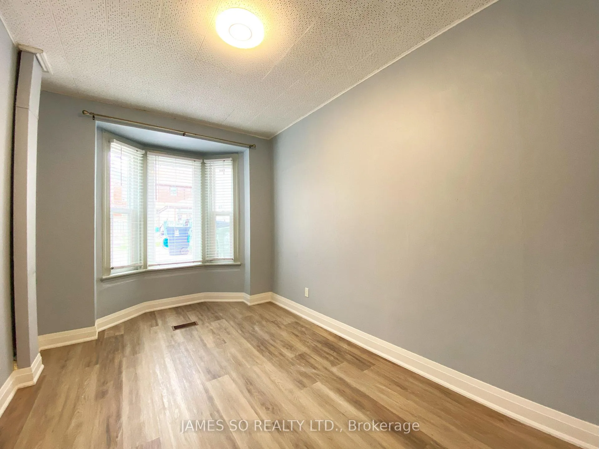 Photo 5 of Unit Main Floor, 293 Broadview Avenue, Toronto, South Riverdale — HOMEH