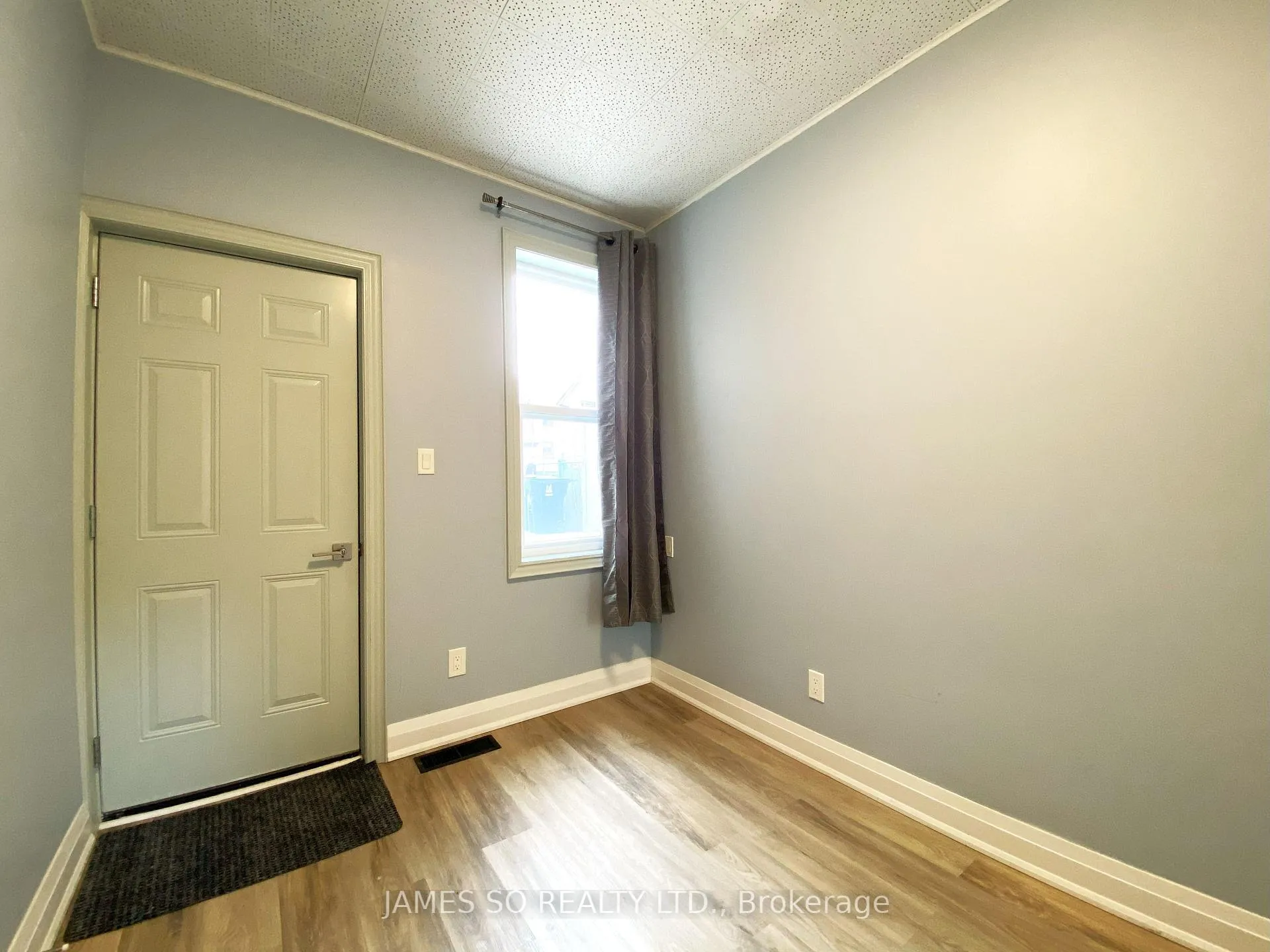 Photo 9 of Unit Main Floor, 293 Broadview Avenue, Toronto, South Riverdale — HOMEH