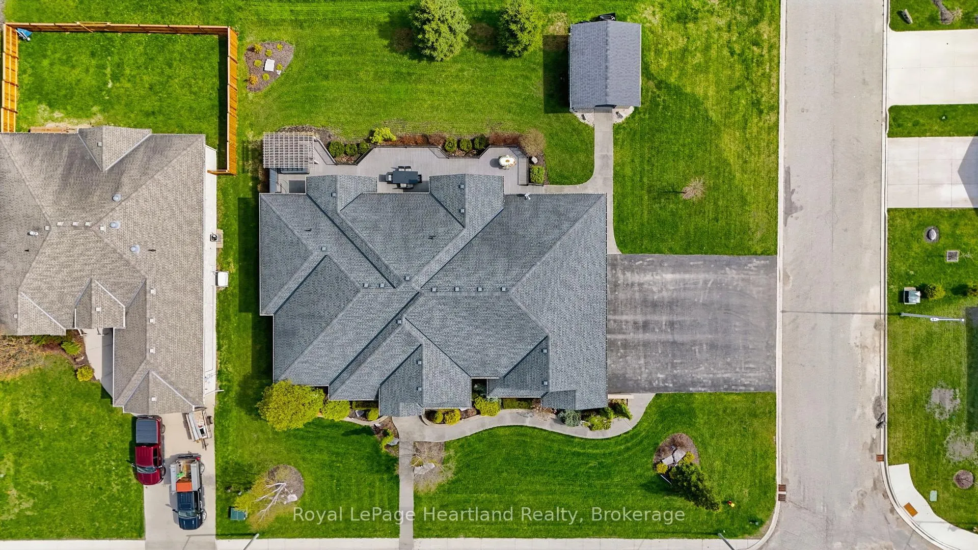 Photo 3 of 225 John Street S, Minto — HOMEH