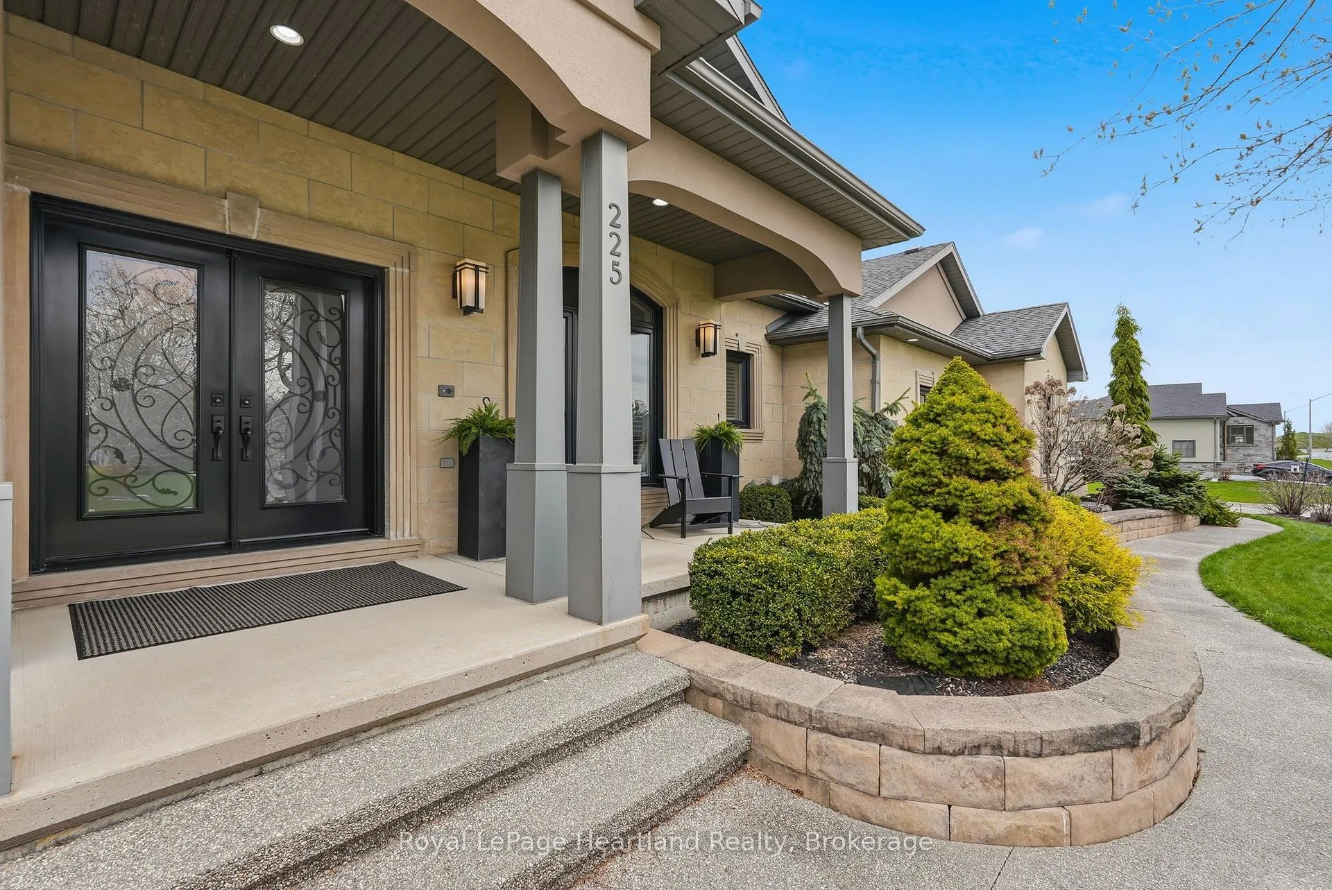 Photo 8 of 225 John Street S, Minto — HOMEH