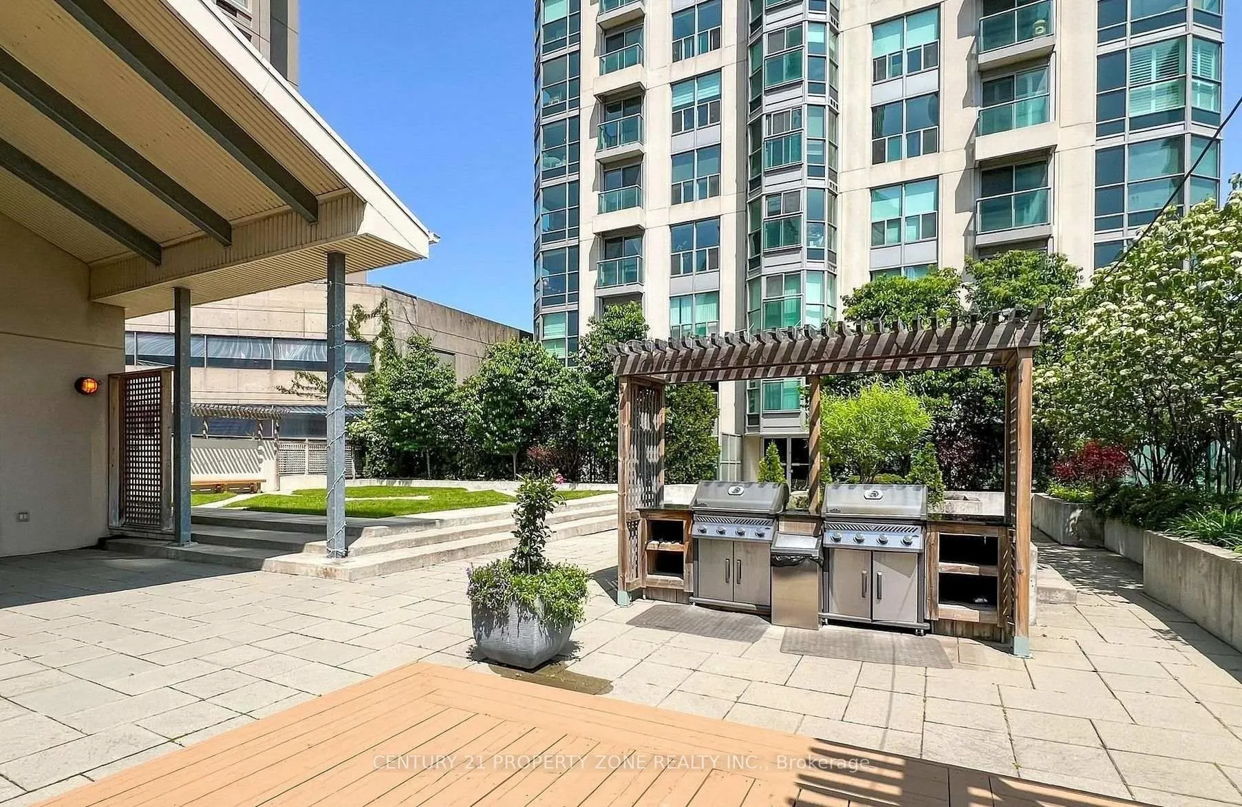 Photo 4 of Unit 1915, 8 Park Road, Toronto, Rosedale-Moore Park — HOMEH
