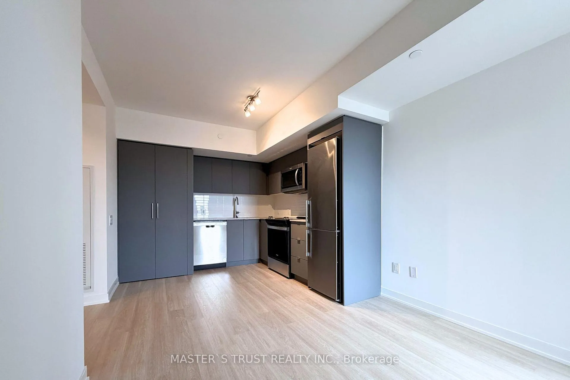 Front of Unit 629, 500 Wilson Avenue
