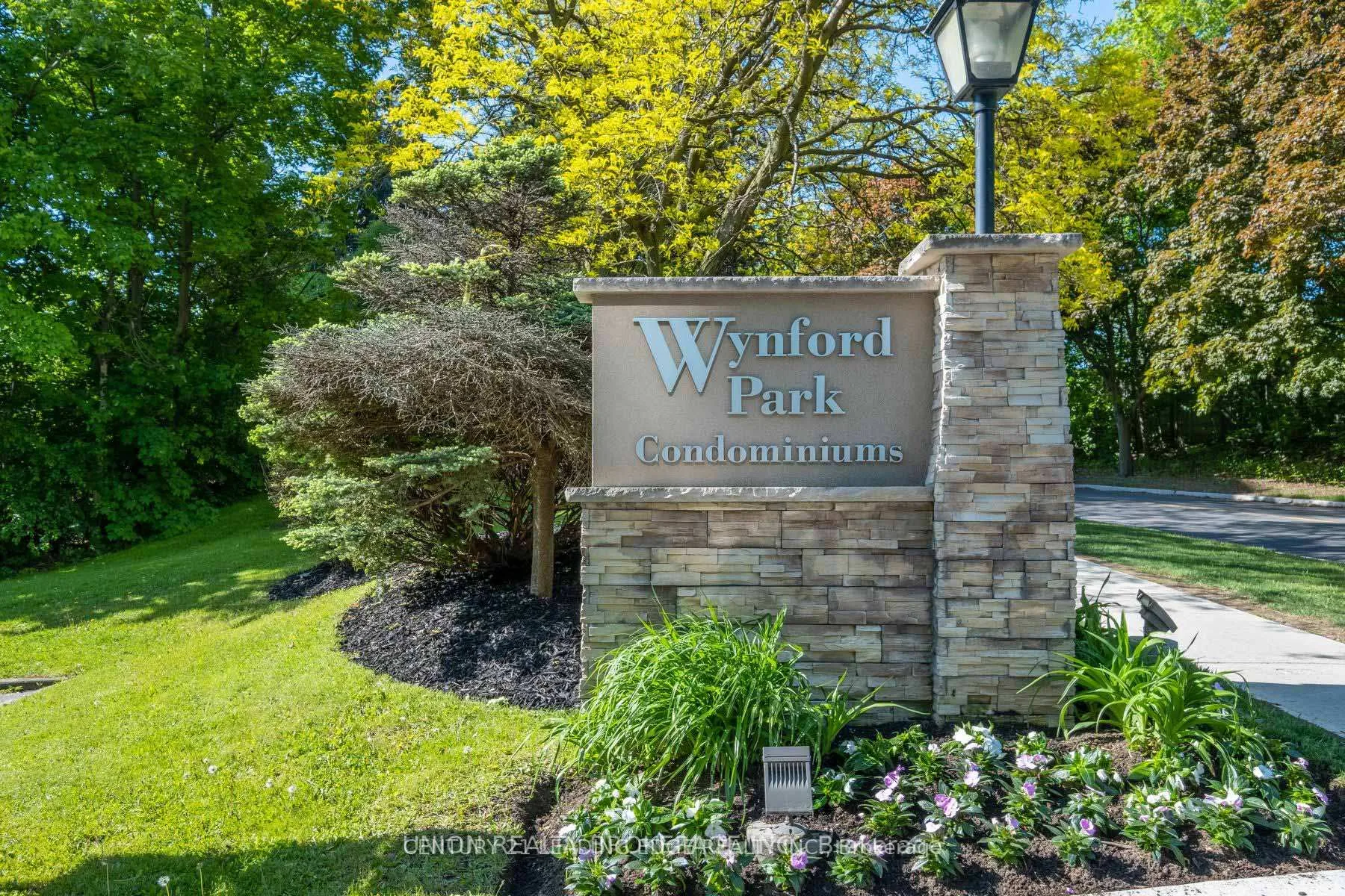 Photo 1 of Unit 815, 10 Edgecliffe Golfway, Toronto, Flemingdon Park — HOMEH