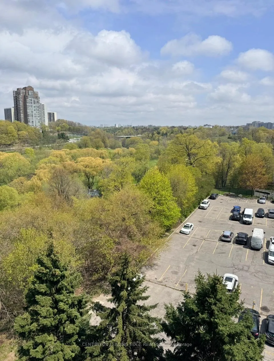 Photo 7 of Unit 815, 10 Edgecliffe Golfway, Toronto, Flemingdon Park — HOMEH
