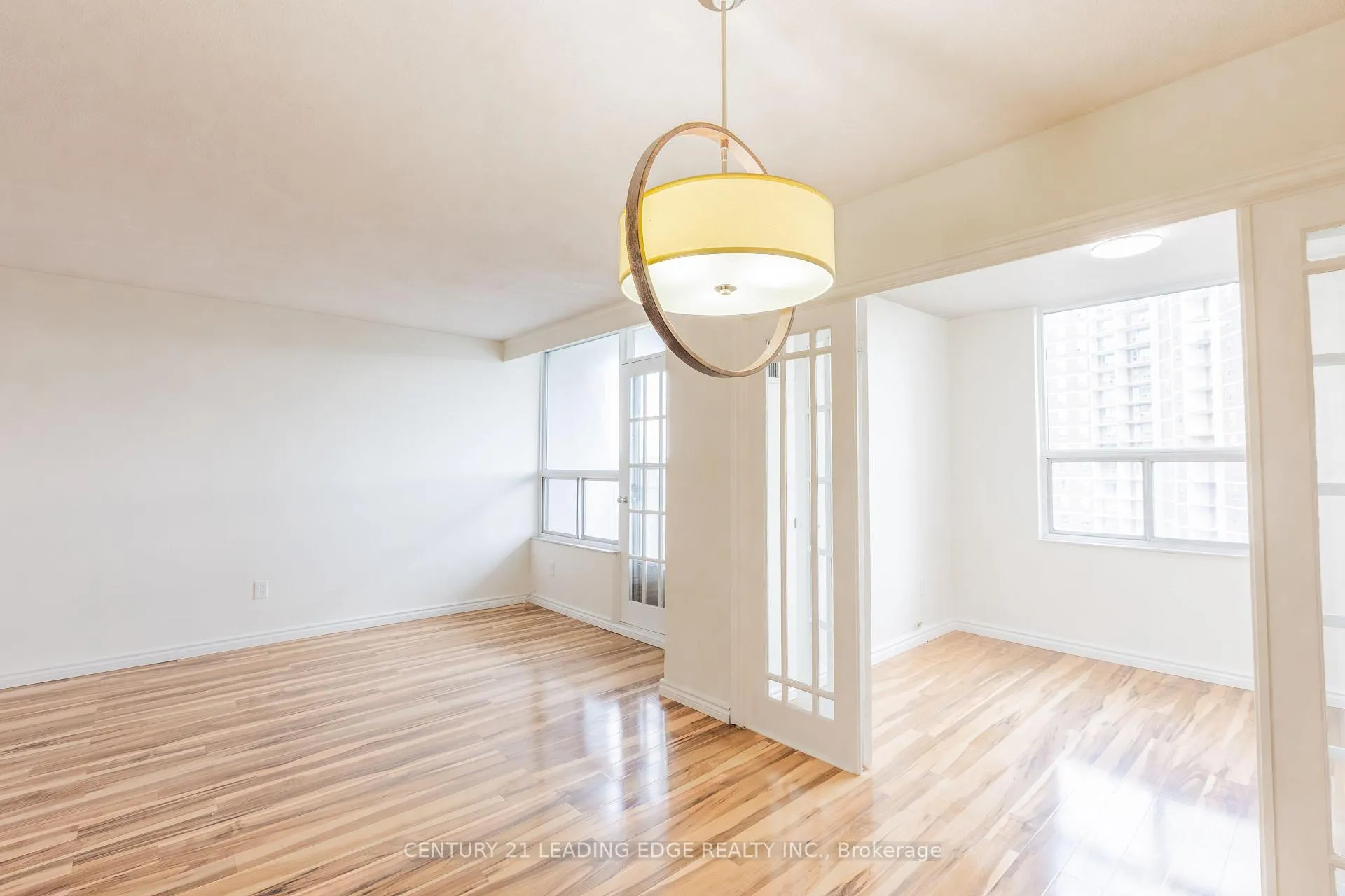 Photo 10 of Unit 815, 10 Edgecliffe Golfway, Toronto, Flemingdon Park — HOMEH