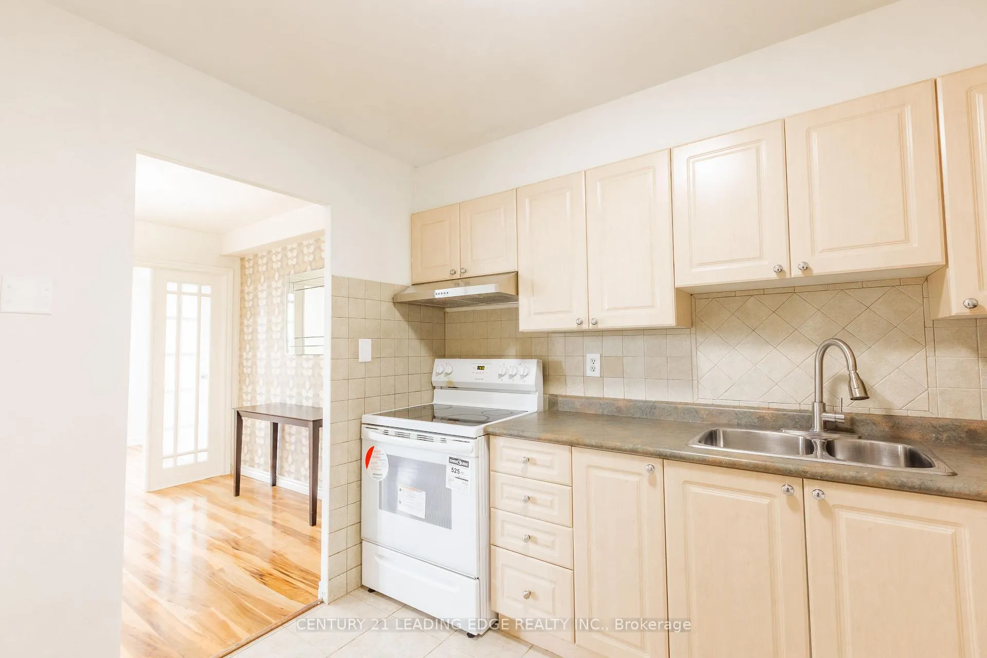 Photo 16 of Unit 815, 10 Edgecliffe Golfway, Toronto, Flemingdon Park — HOMEH