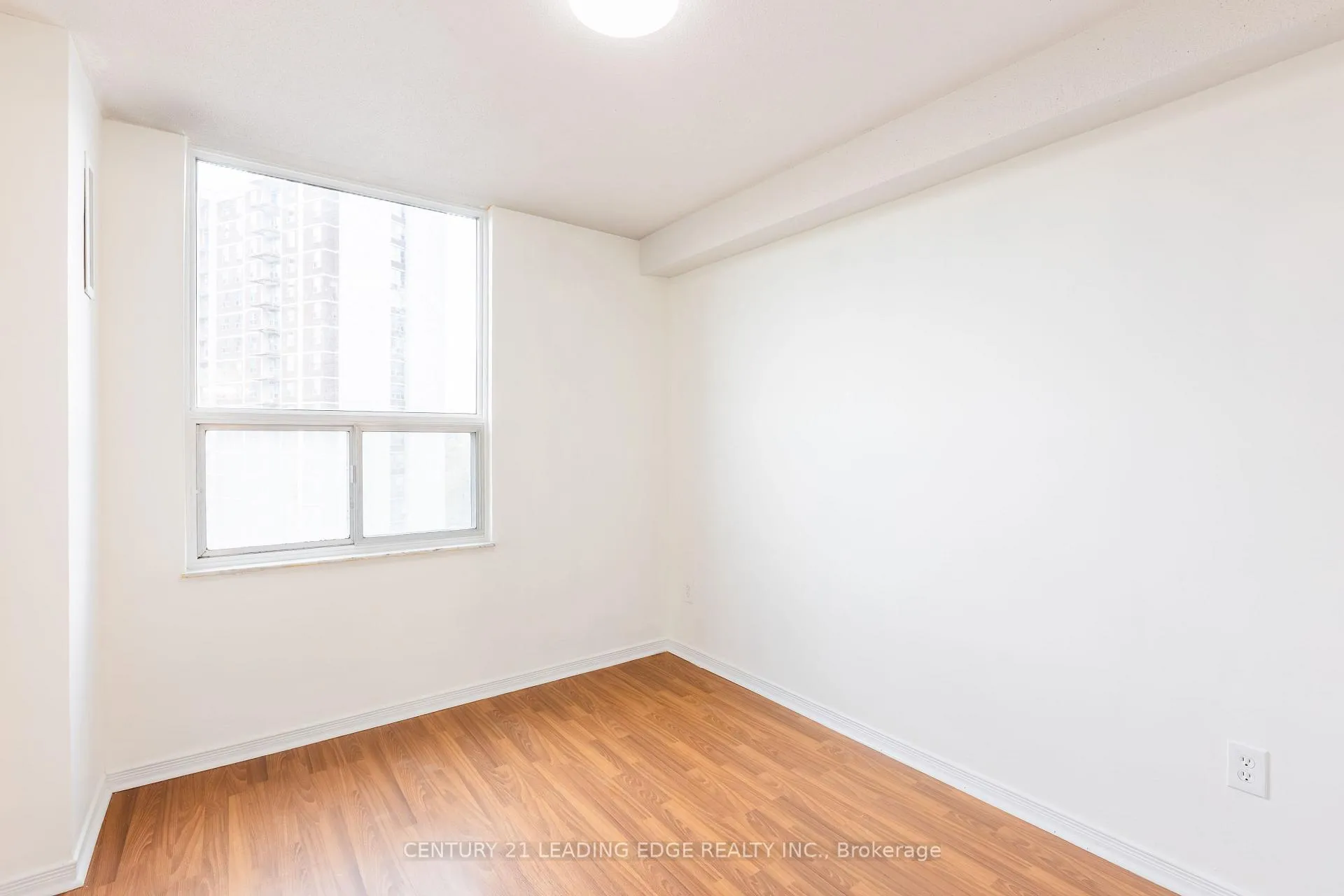Photo 19 of Unit 815, 10 Edgecliffe Golfway, Toronto, Flemingdon Park — HOMEH