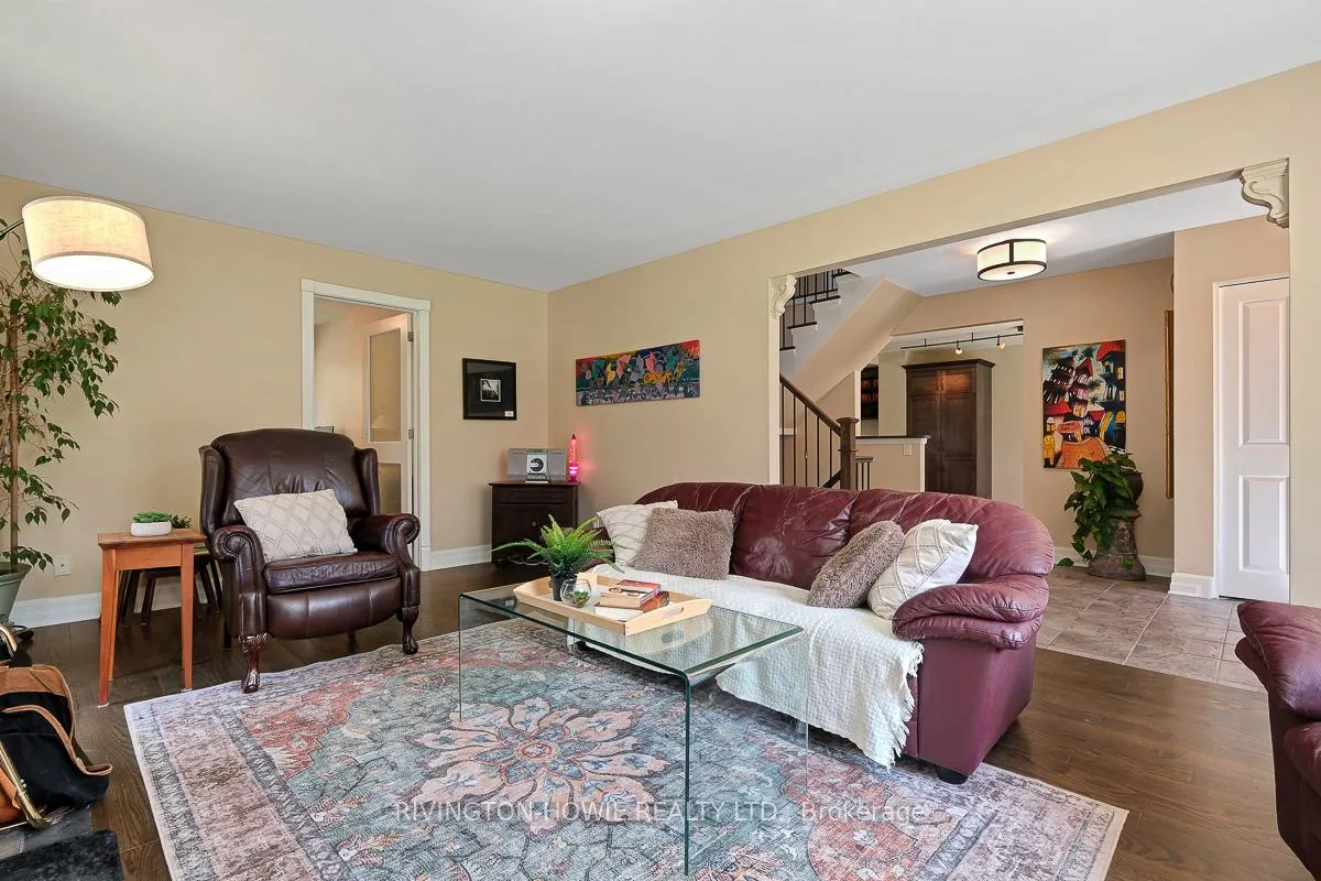 Photo 5 of 104 Tall Forest Drive, Ottawa, Carp — HOMEH