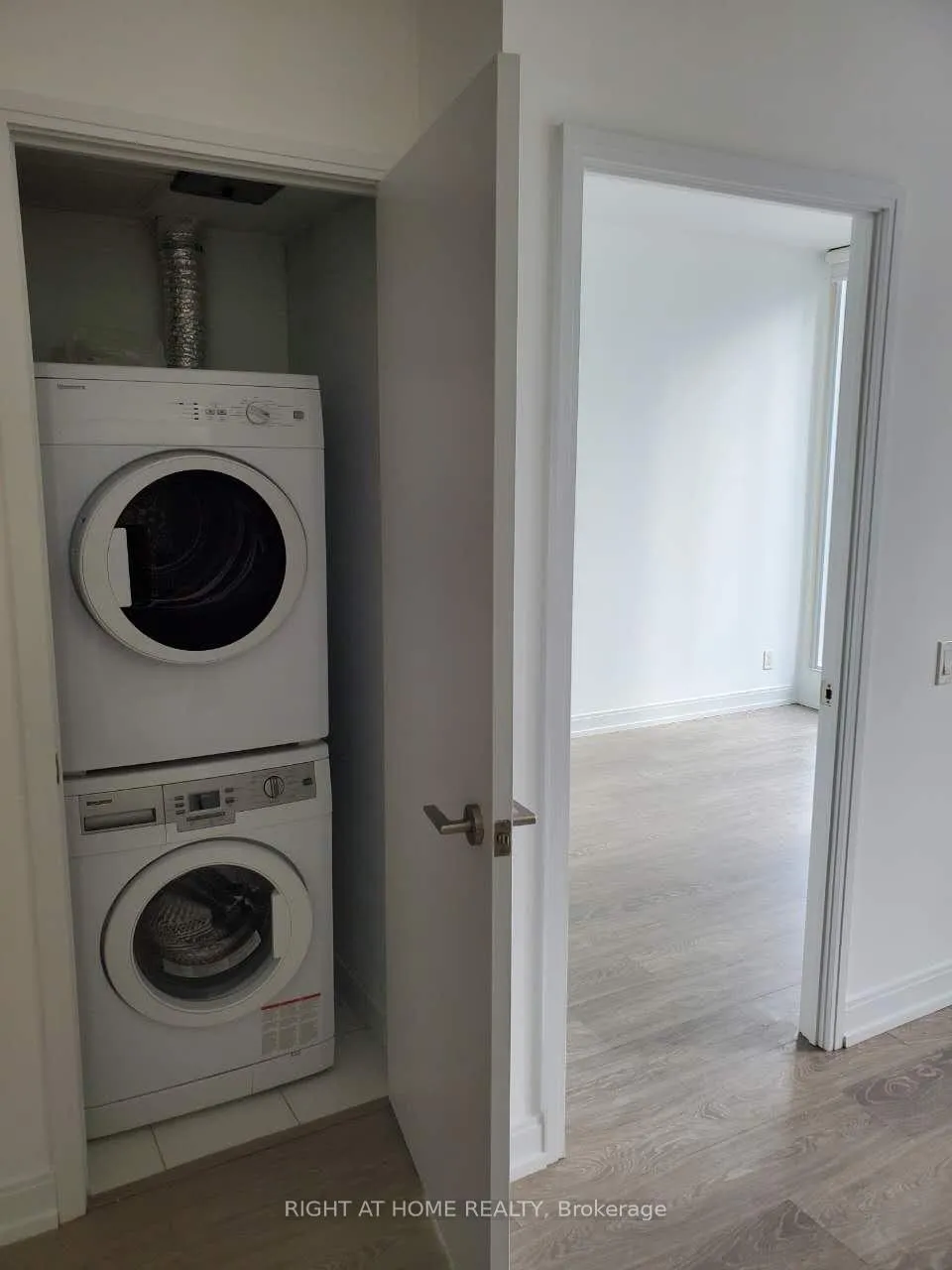 Photo 5 of Unit 607, 181 Dundas Street E, Toronto, Church-Yonge Corridor — HOMEH