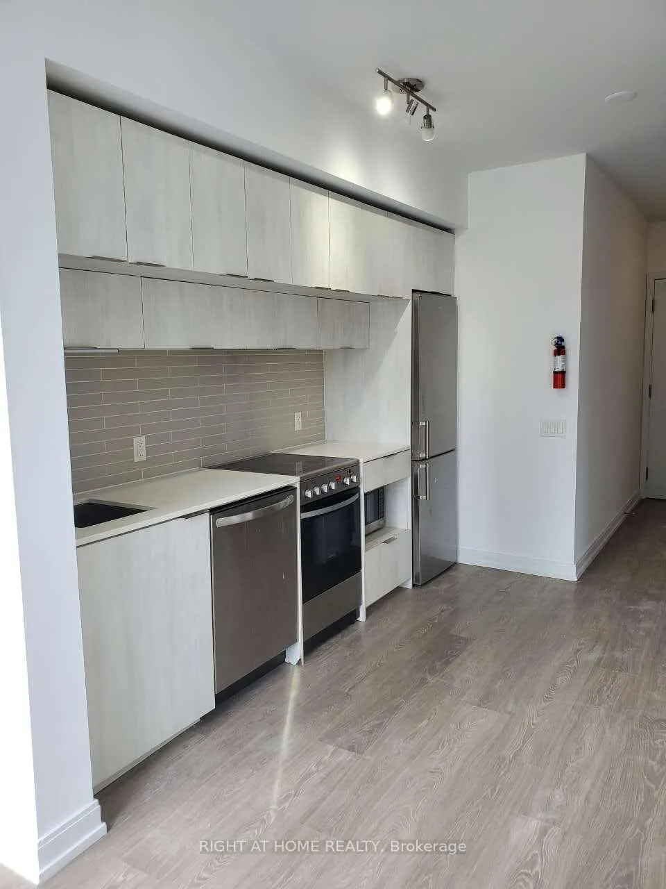 Photo 6 of Unit 607, 181 Dundas Street E, Toronto, Church-Yonge Corridor — HOMEH