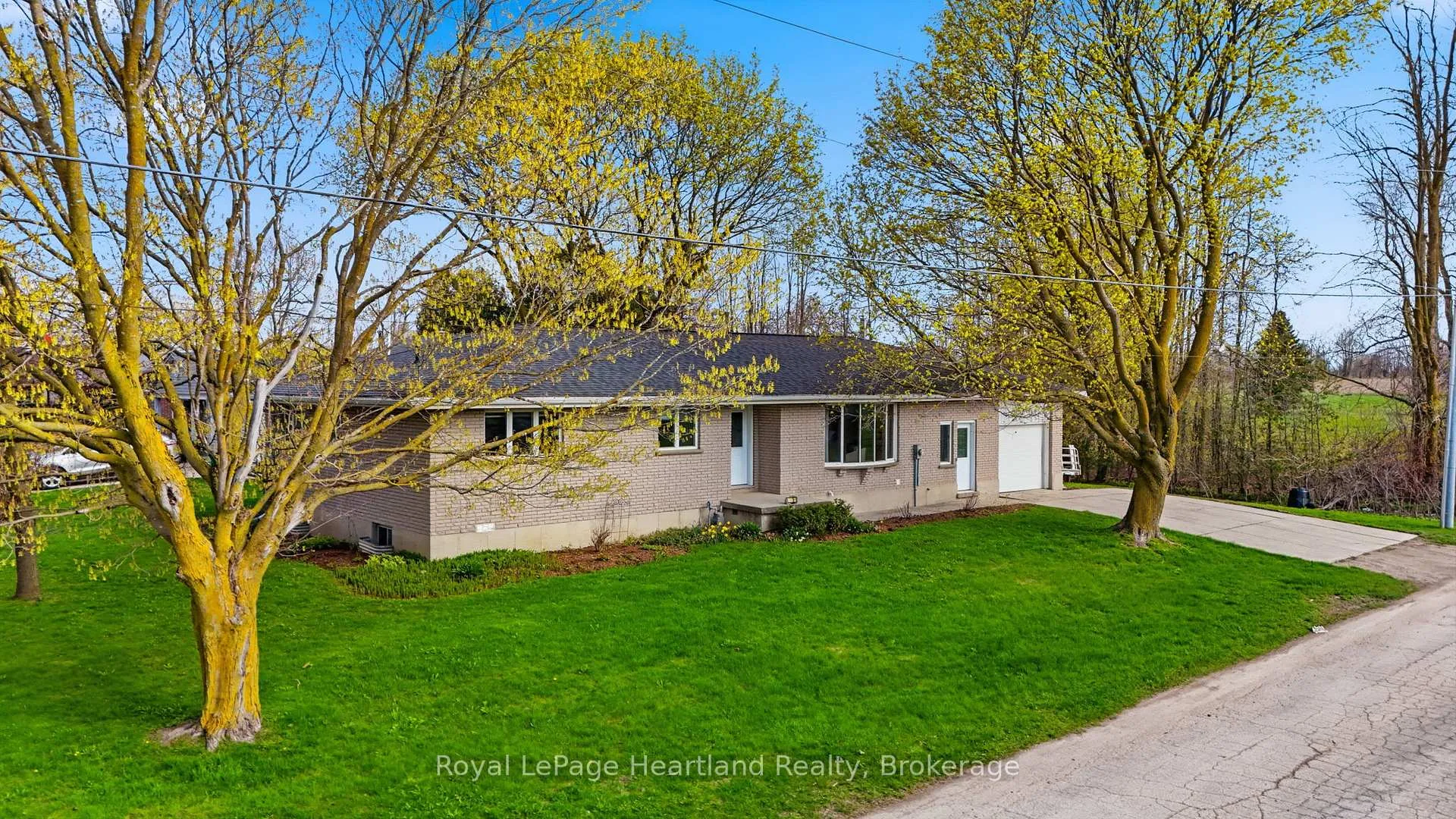 Photo 1 of 85 William Street E, Minto — HOMEH