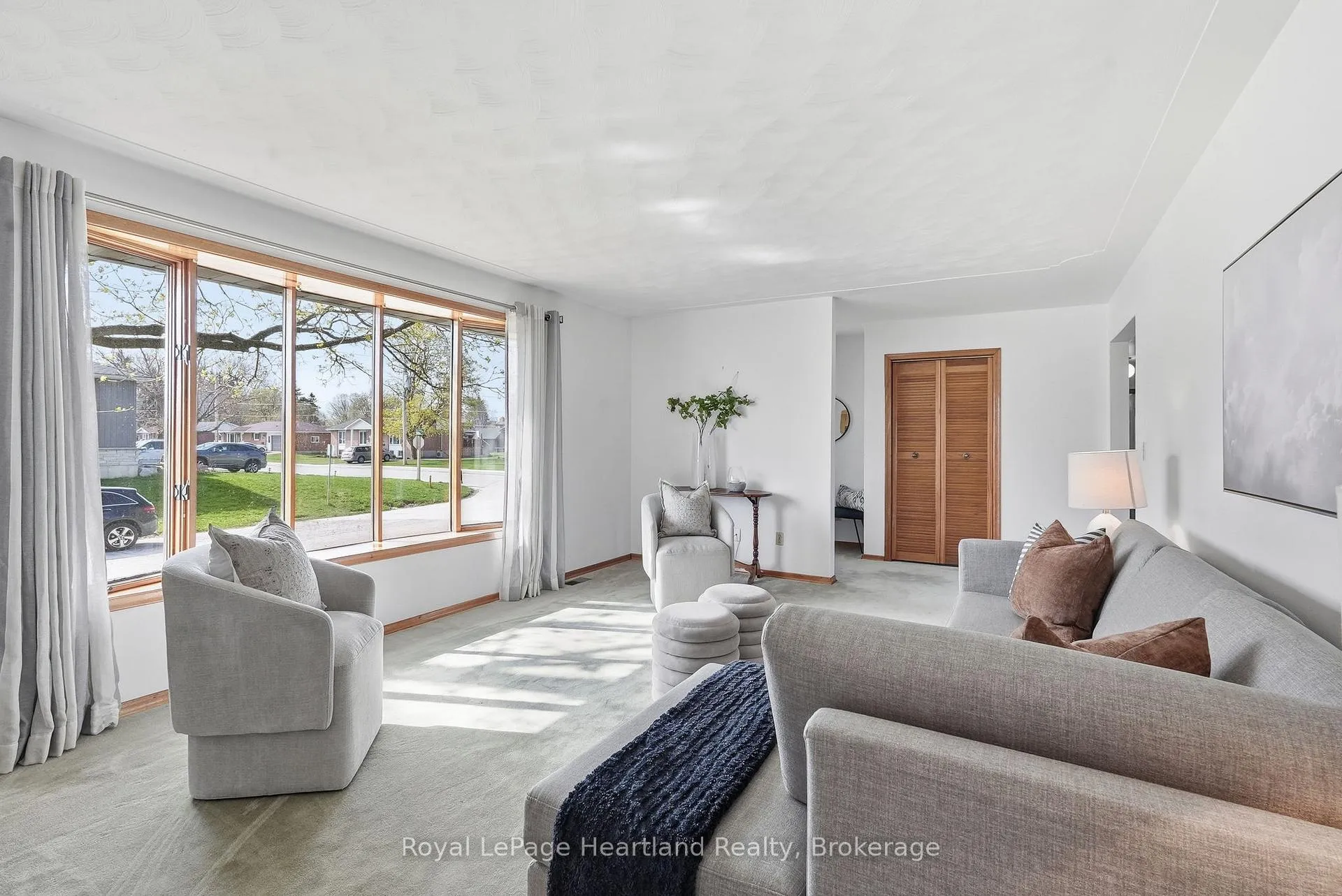 Photo 7 of 85 William Street E, Minto — HOMEH