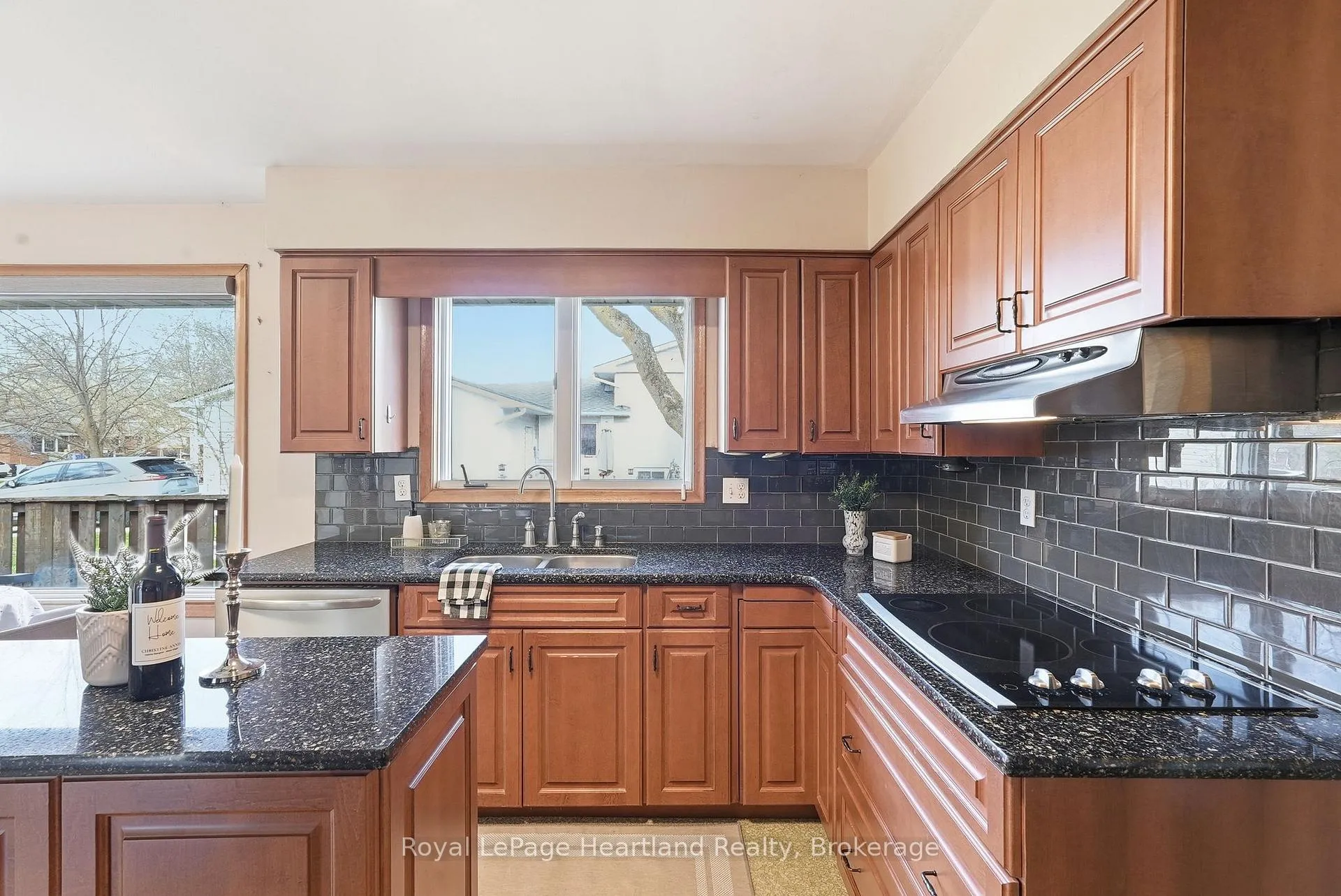 Photo 15 of 85 William Street E, Minto — HOMEH