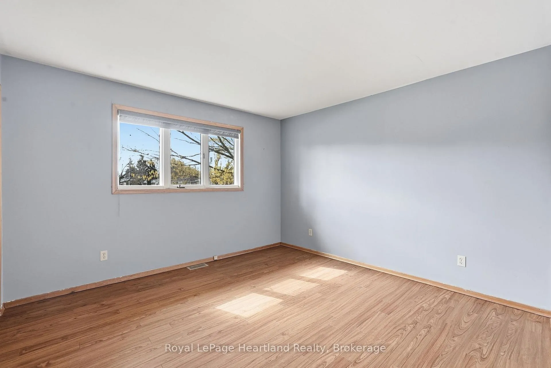 Photo 23 of 85 William Street E, Minto — HOMEH