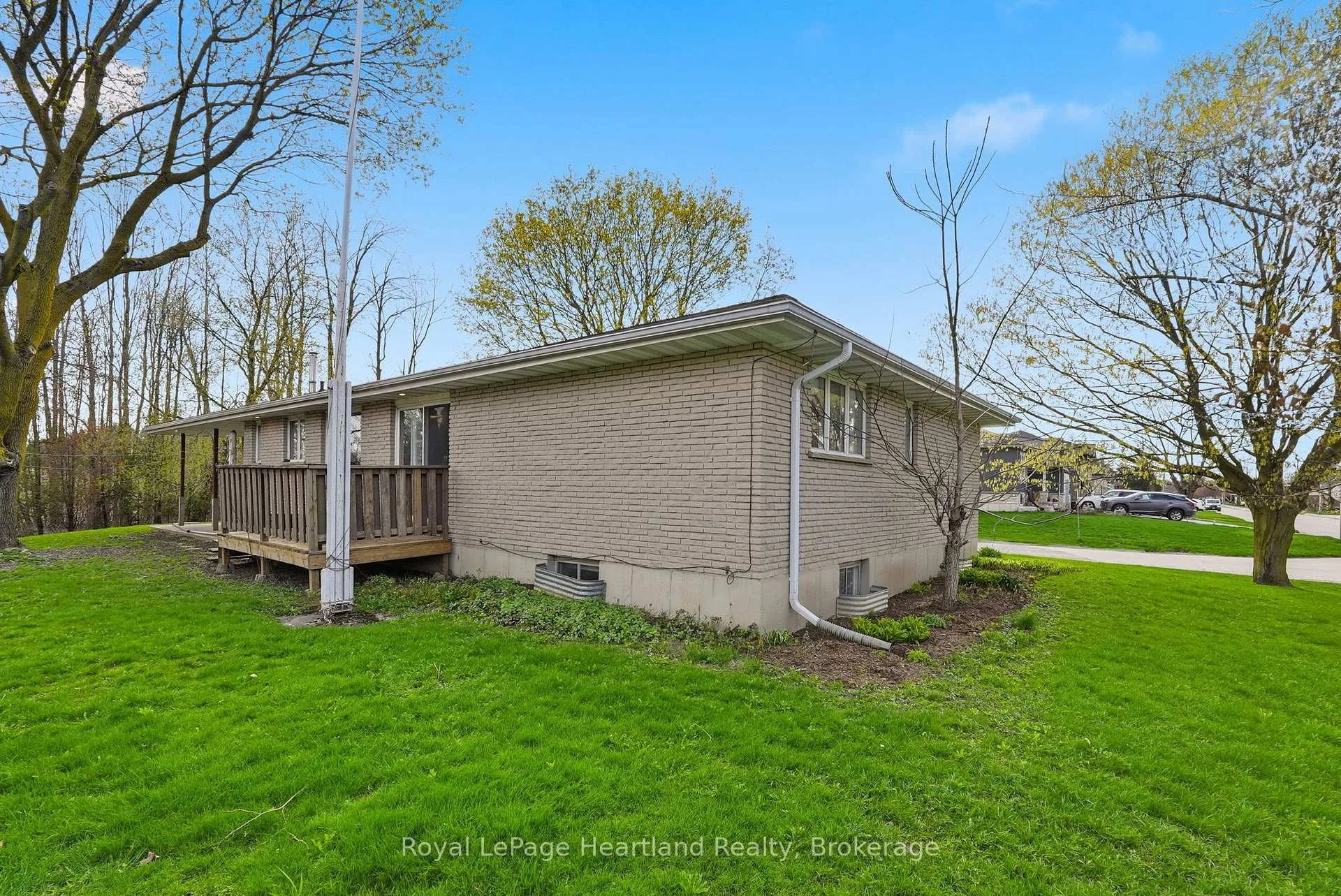 Photo 37 of 85 William Street E, Minto — HOMEH