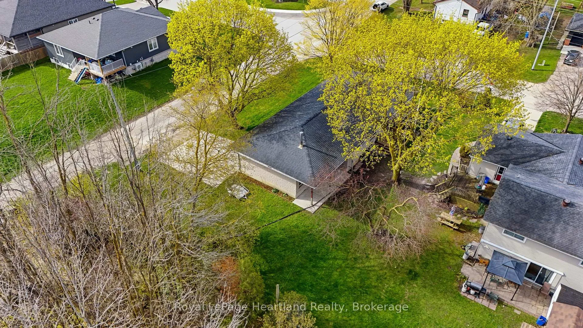 Photo 40 of 85 William Street E, Minto — HOMEH
