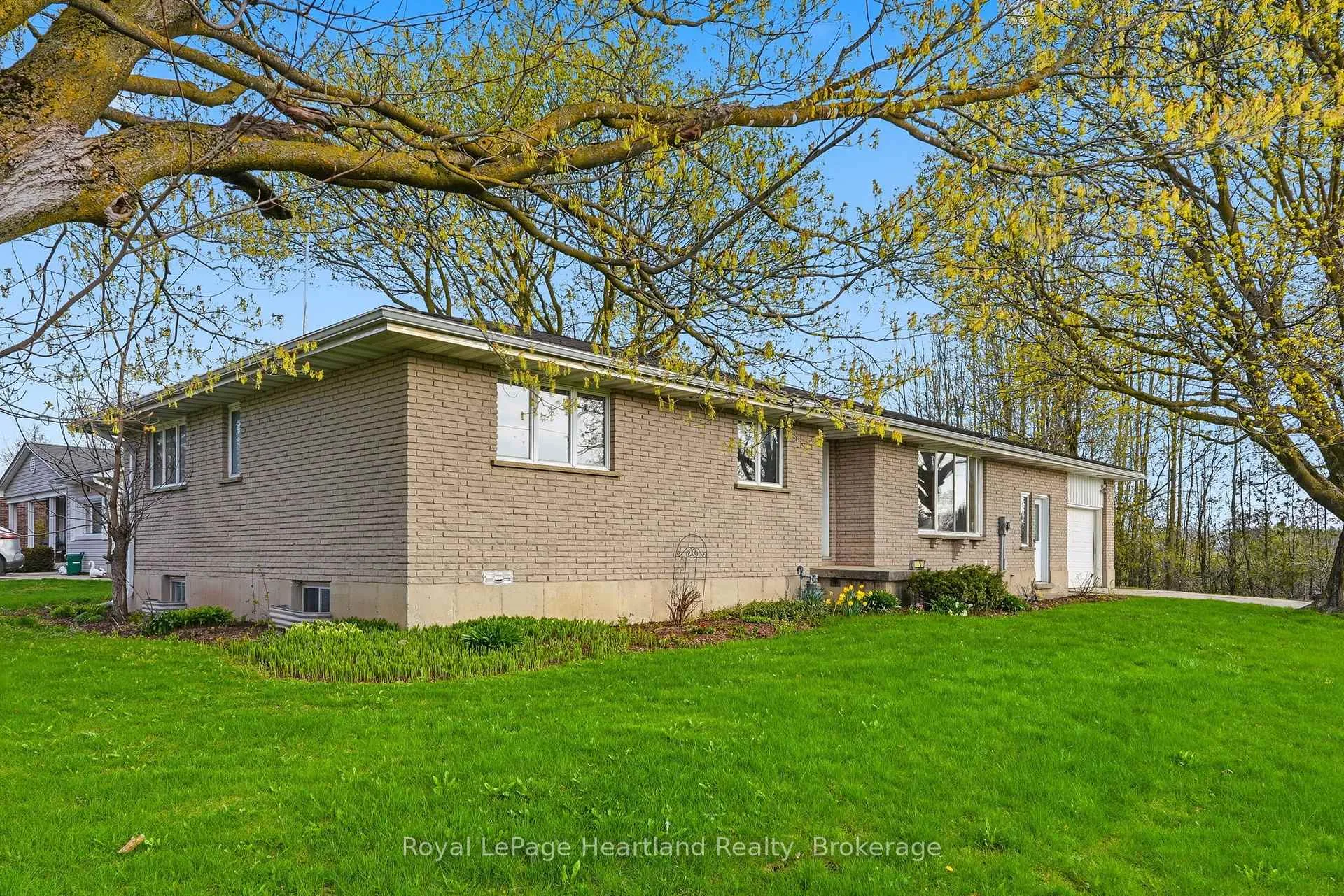 Photo 42 of 85 William Street E, Minto — HOMEH