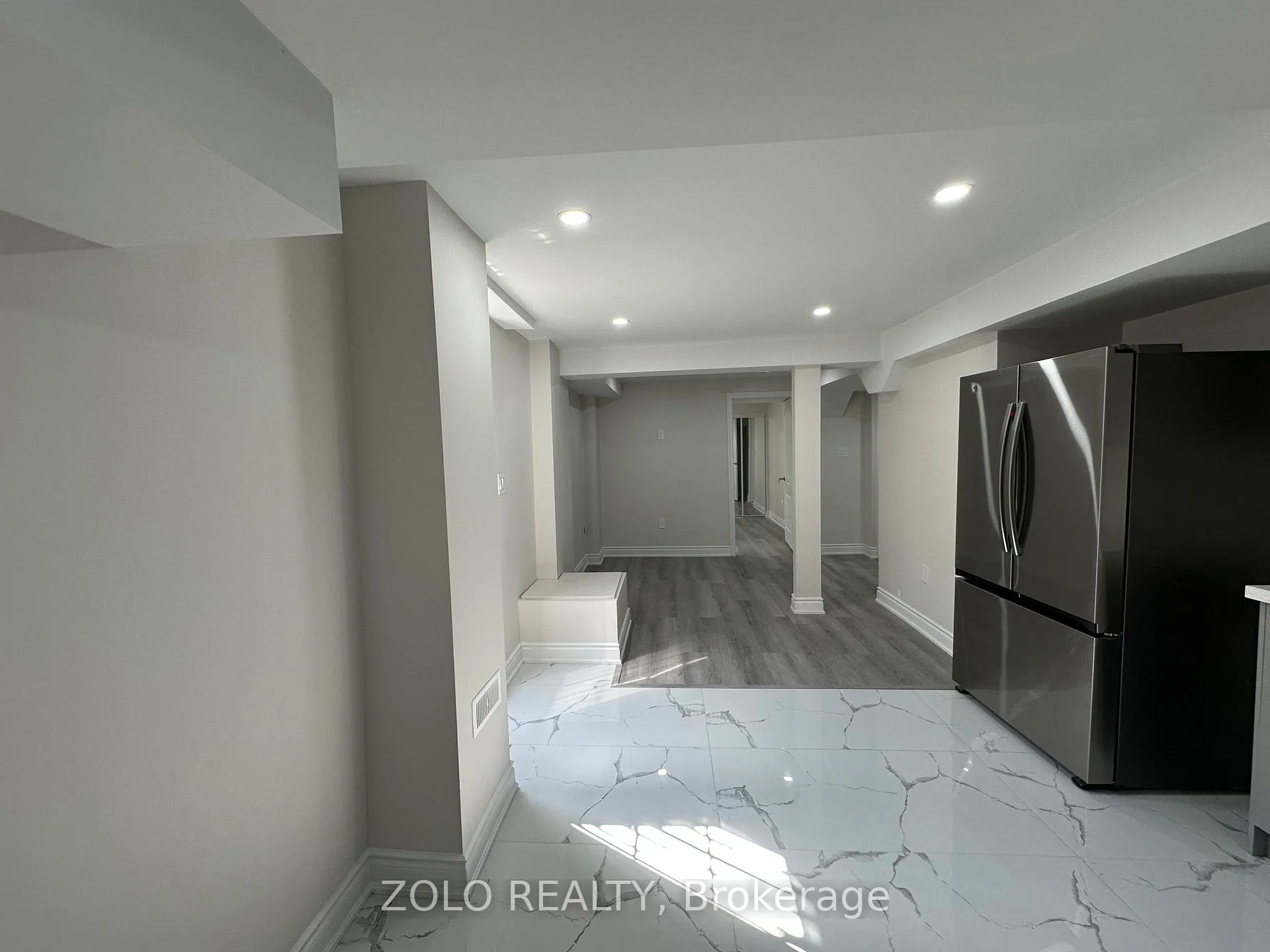 Photo 3 of 24 Wildhorse Lane, Brampton, Sandringham-Wellington — HOMEH