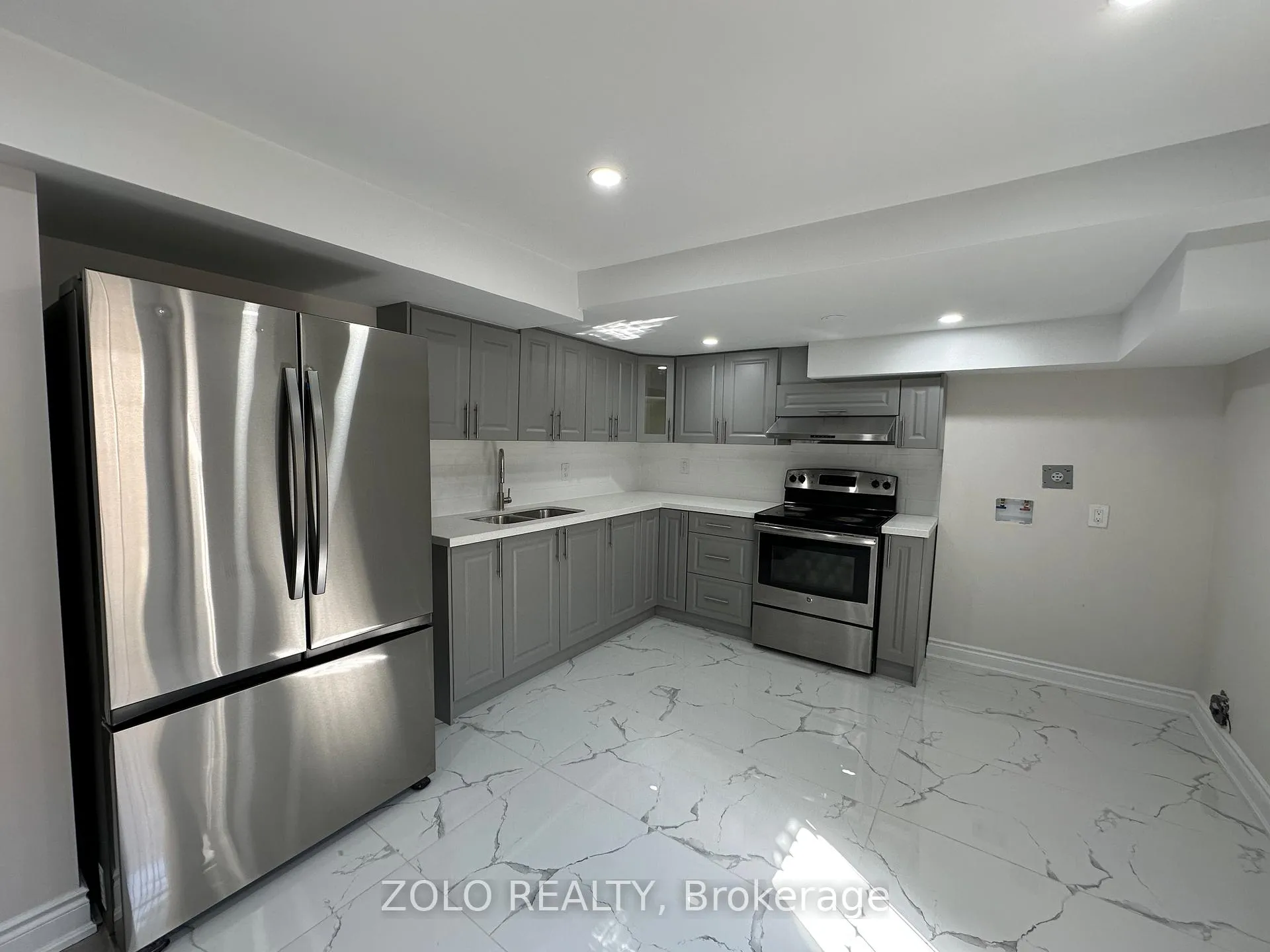 Photo 4 of 24 Wildhorse Lane, Brampton, Sandringham-Wellington — HOMEH
