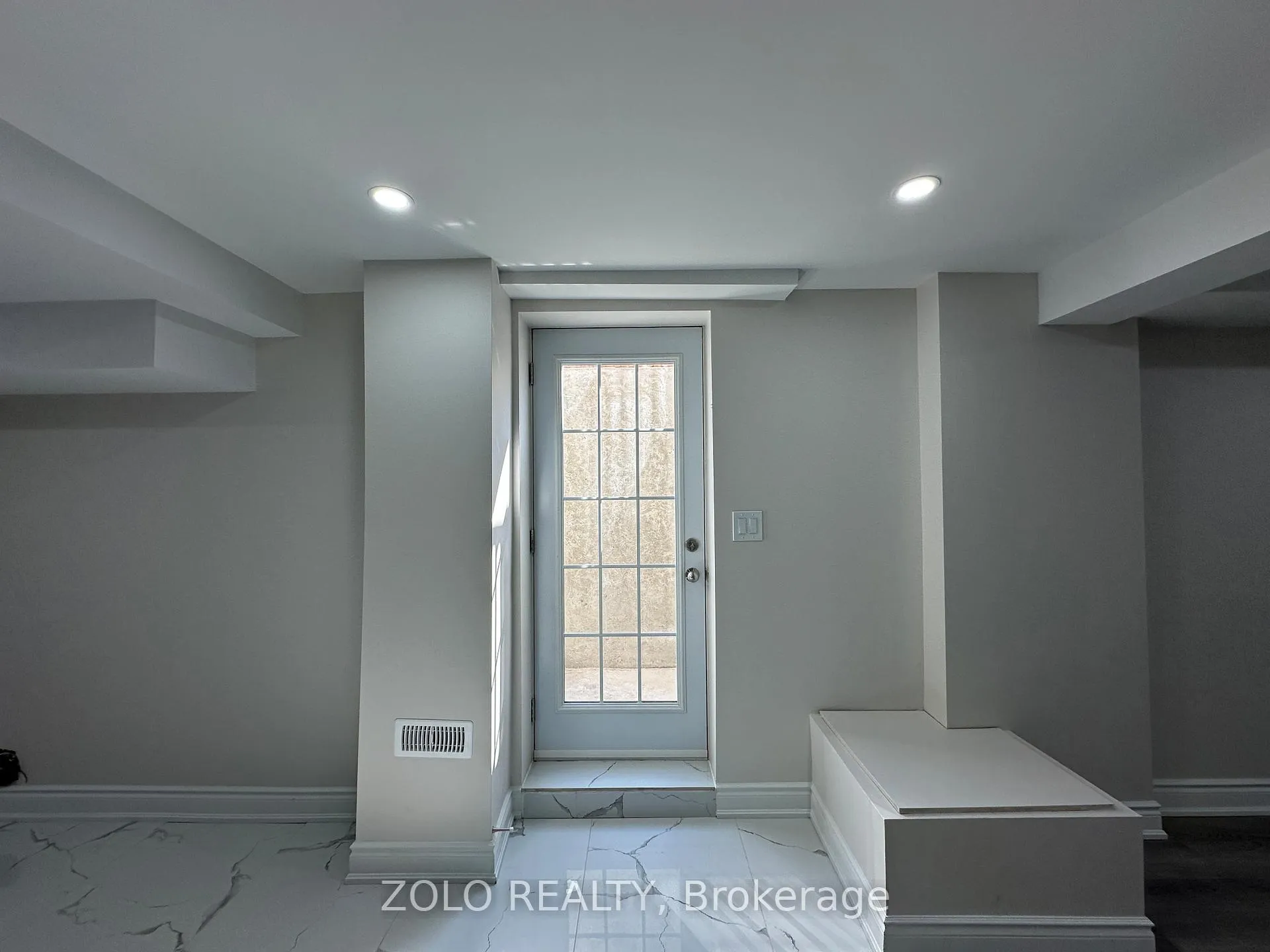Photo 5 of 24 Wildhorse Lane, Brampton, Sandringham-Wellington — HOMEH