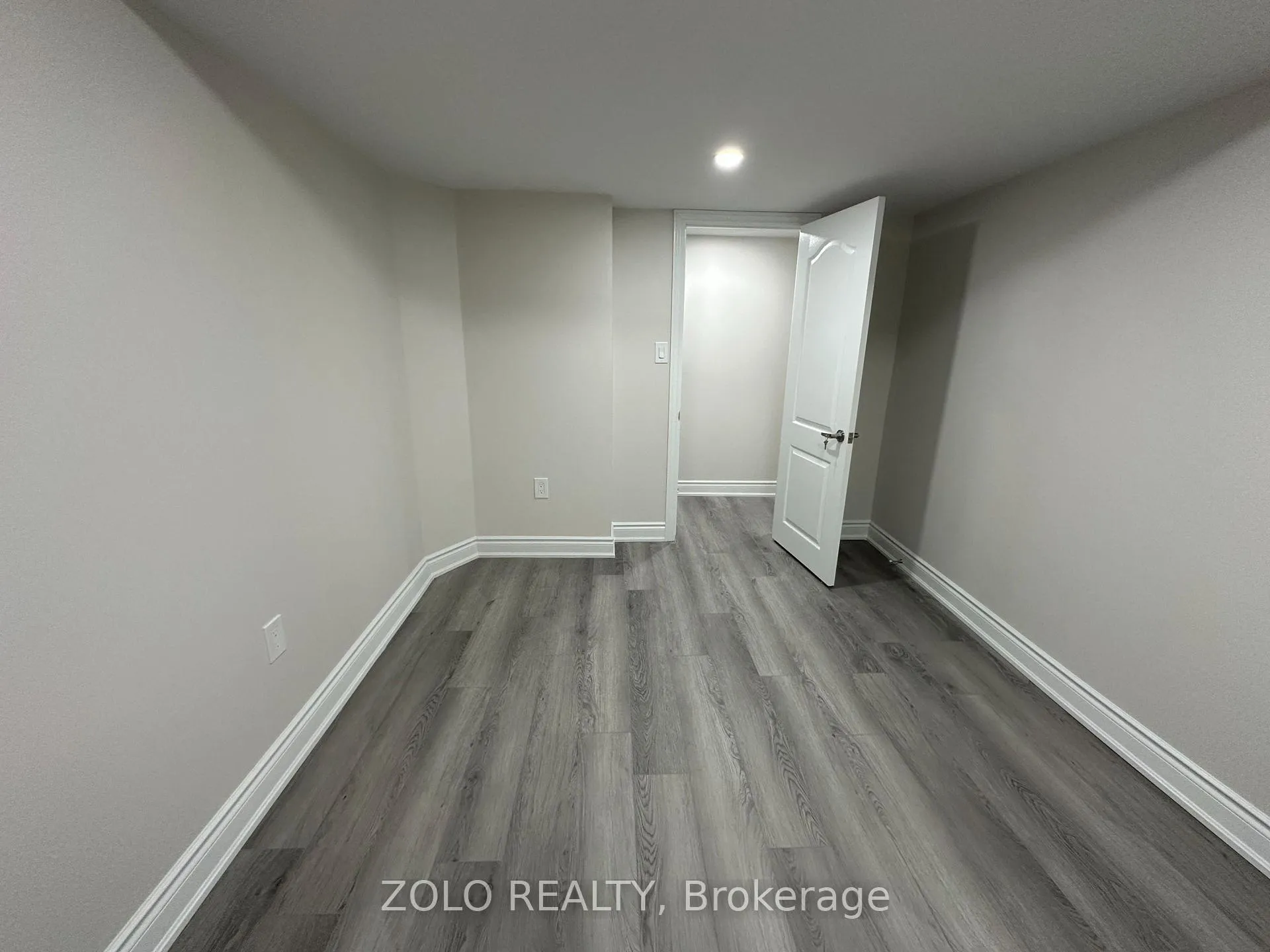 Photo 16 of 24 Wildhorse Lane, Brampton, Sandringham-Wellington — HOMEH