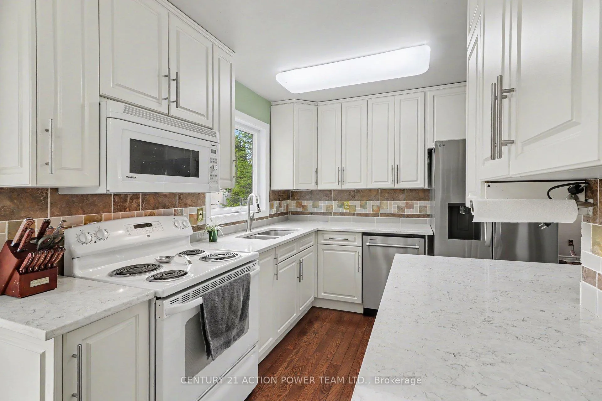 Photo 10 of 1729 Bottriell Way, Ottawa, Fallingbrook/Pineridge — HOMEH