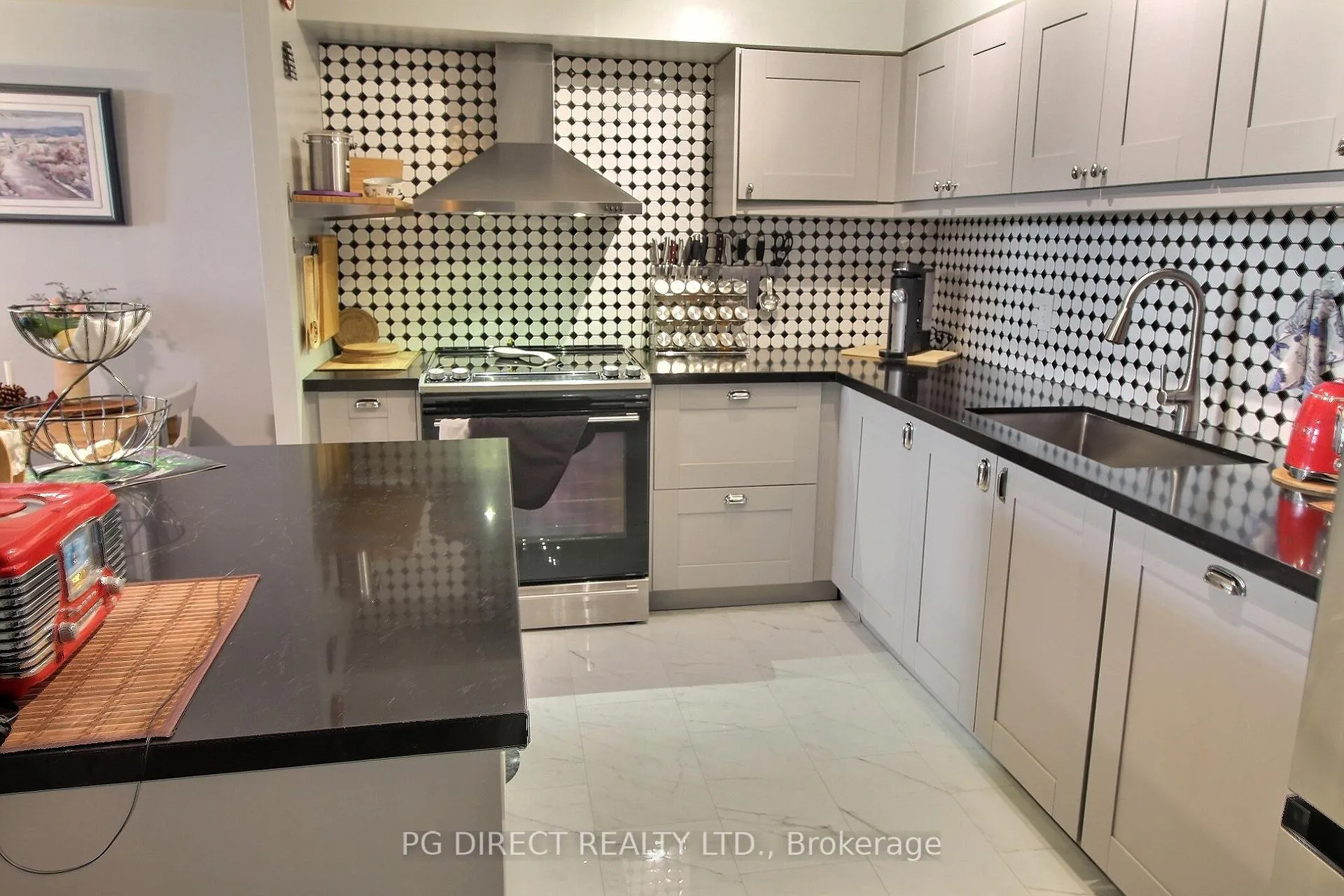 Photo 5 of Unit 407, 260 Davis Drive, Newmarket, Central Newmarket — HOMEH