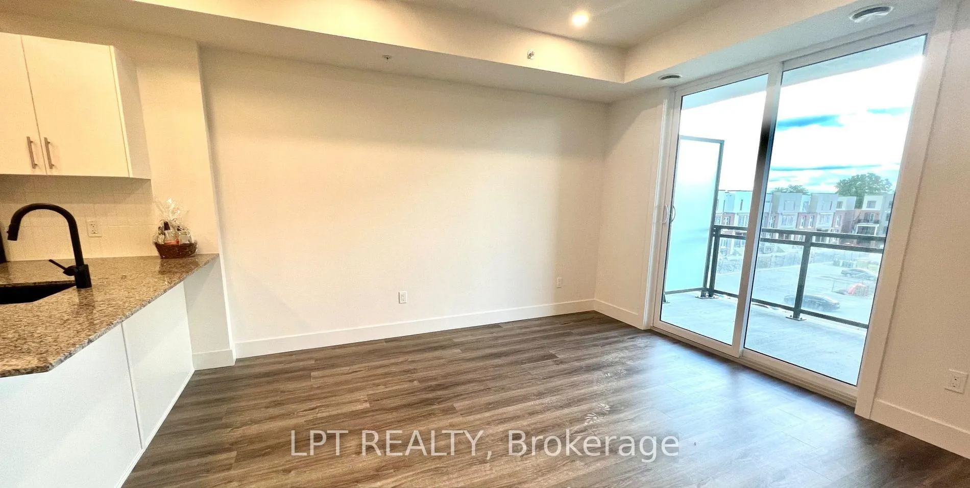 Photo 6 of Unit 415, 103 Roger Street, Waterloo, Uptown Waterloo/North Ward — HOMEH