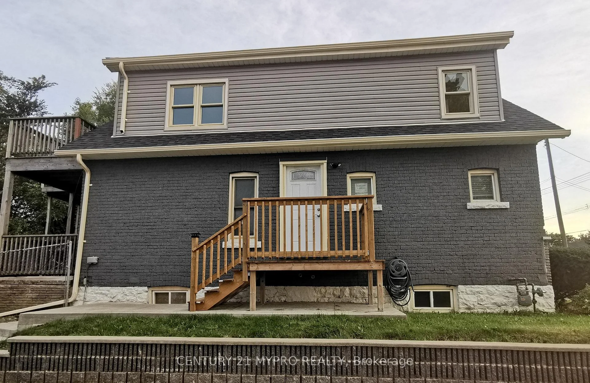 Photo 7 of 801 Upper Wellington Street, Hamilton, Hill Park — HOMEH