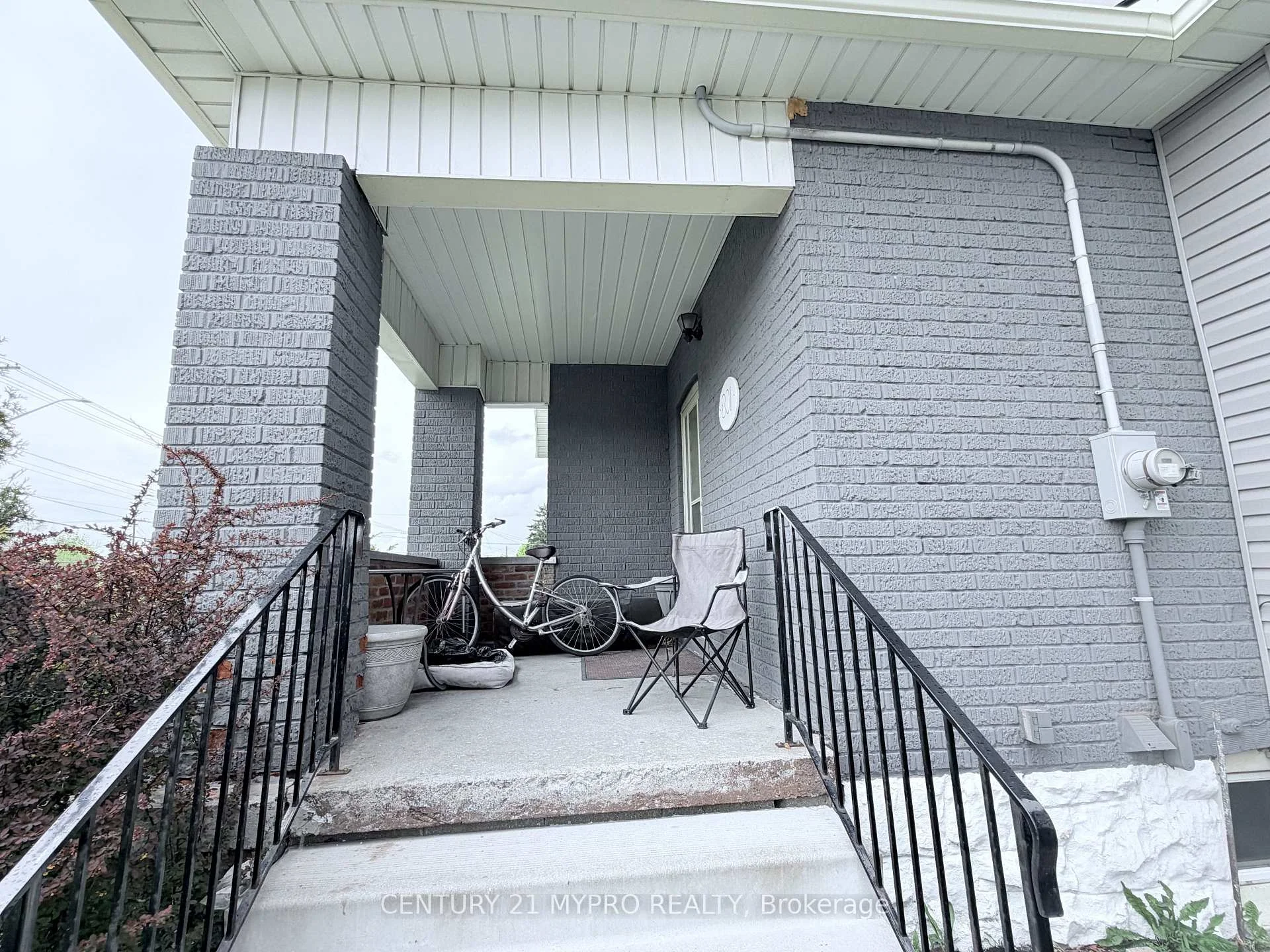 Photo 13 of 801 Upper Wellington Street, Hamilton, Hill Park — HOMEH