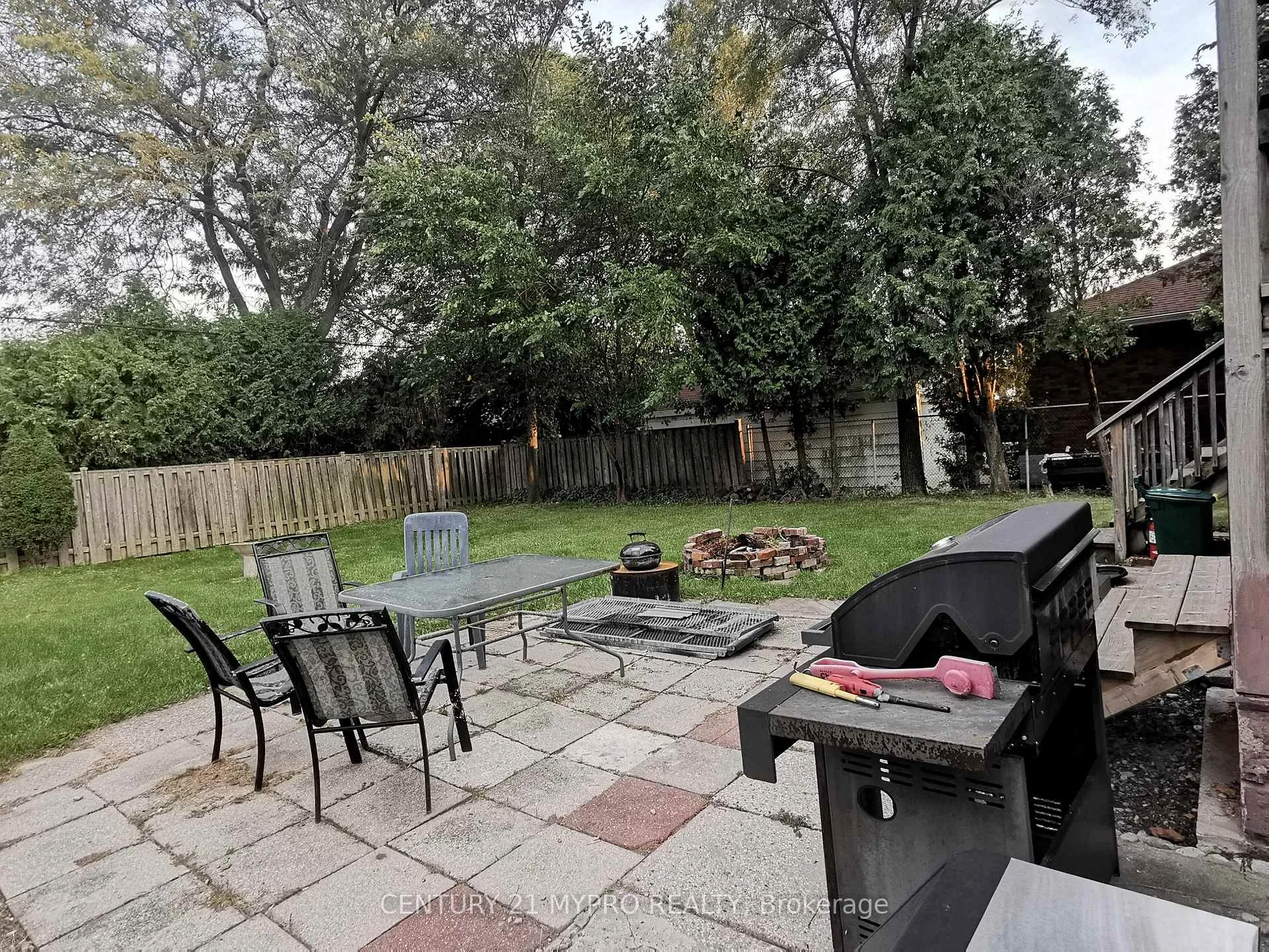 Photo 18 of 801 Upper Wellington Street, Hamilton, Hill Park — HOMEH