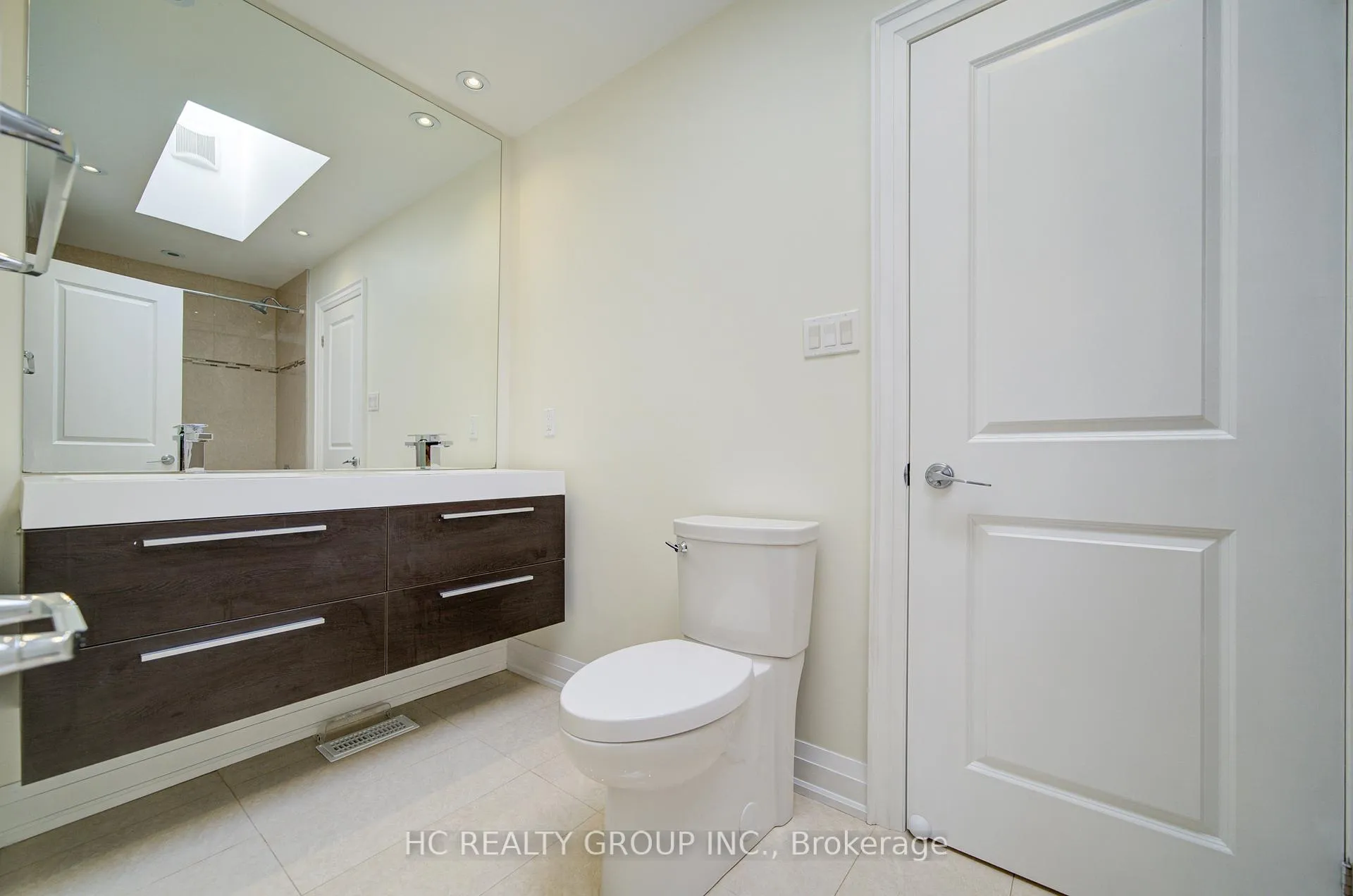 Photo 33 of 461 Worth Boulevard, Vaughan, Beverley Glen — HOMEH