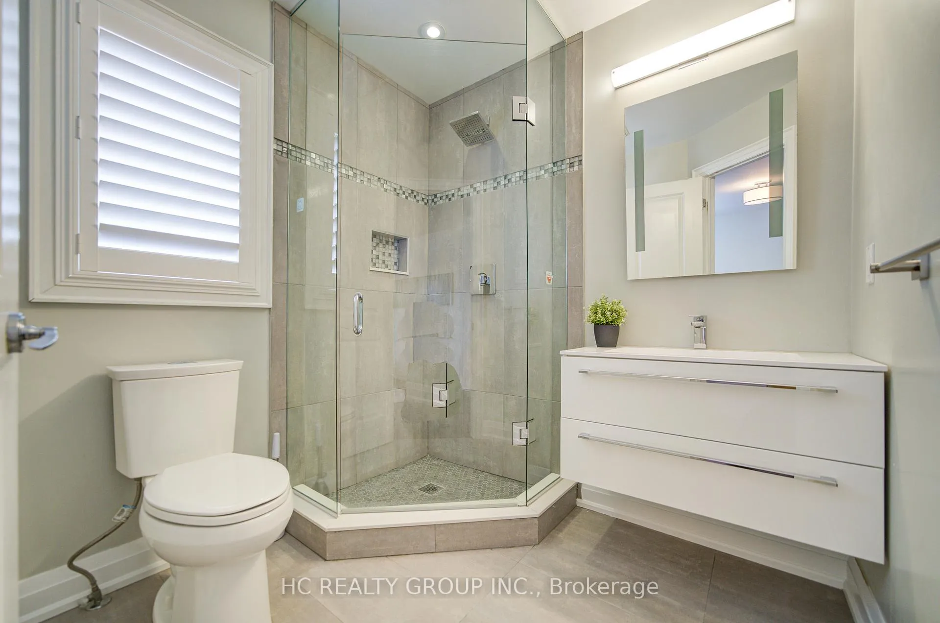 Photo 38 of 461 Worth Boulevard, Vaughan, Beverley Glen — HOMEH