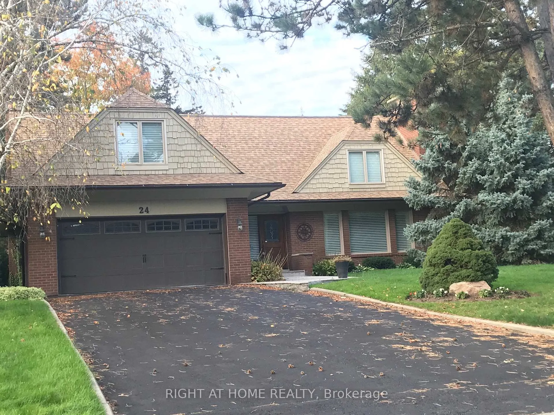 Photo 1 of 24 Vintage Lane, Markham, Thornhill — HOMEH