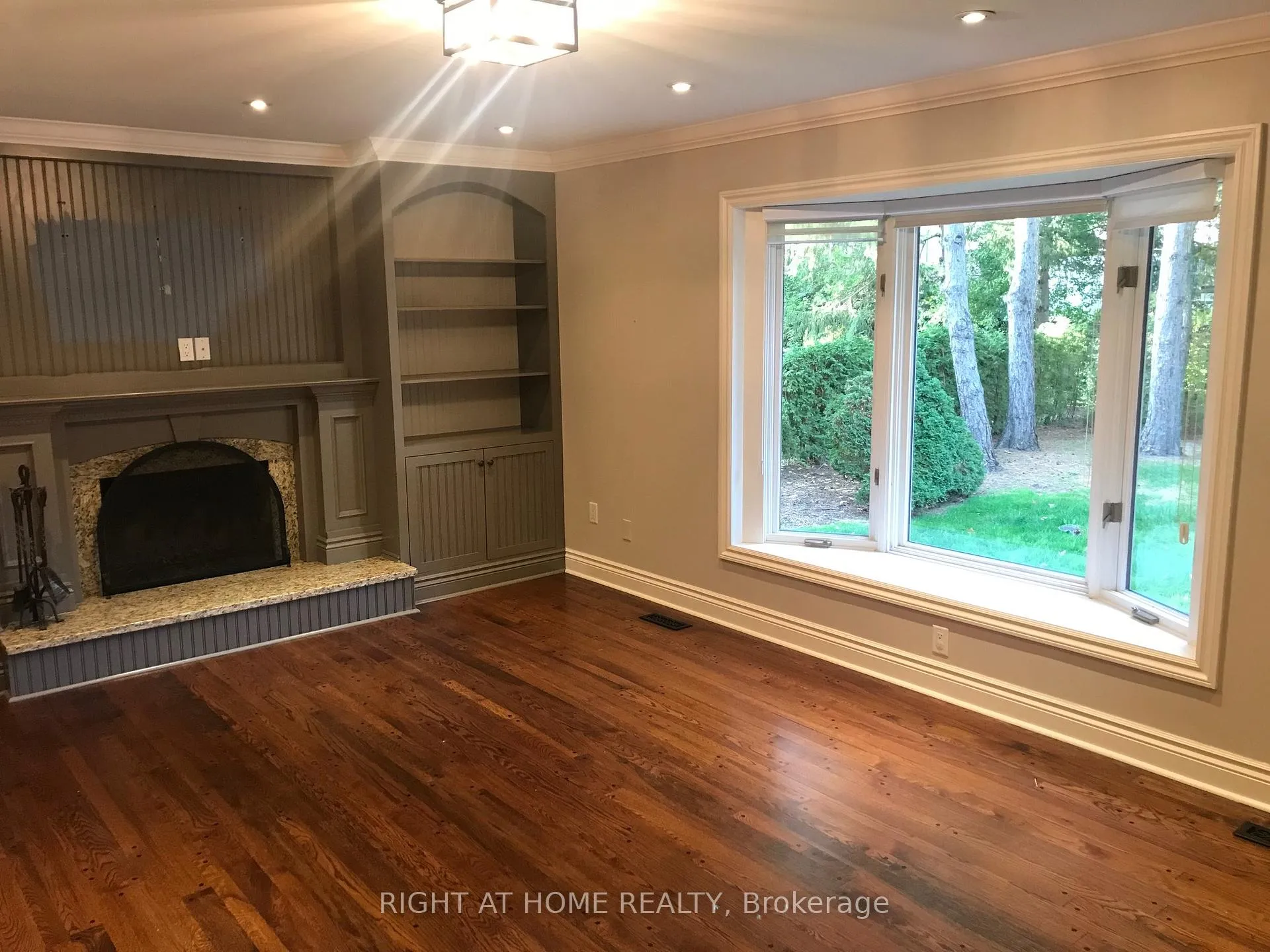Photo 4 of 24 Vintage Lane, Markham, Thornhill — HOMEH