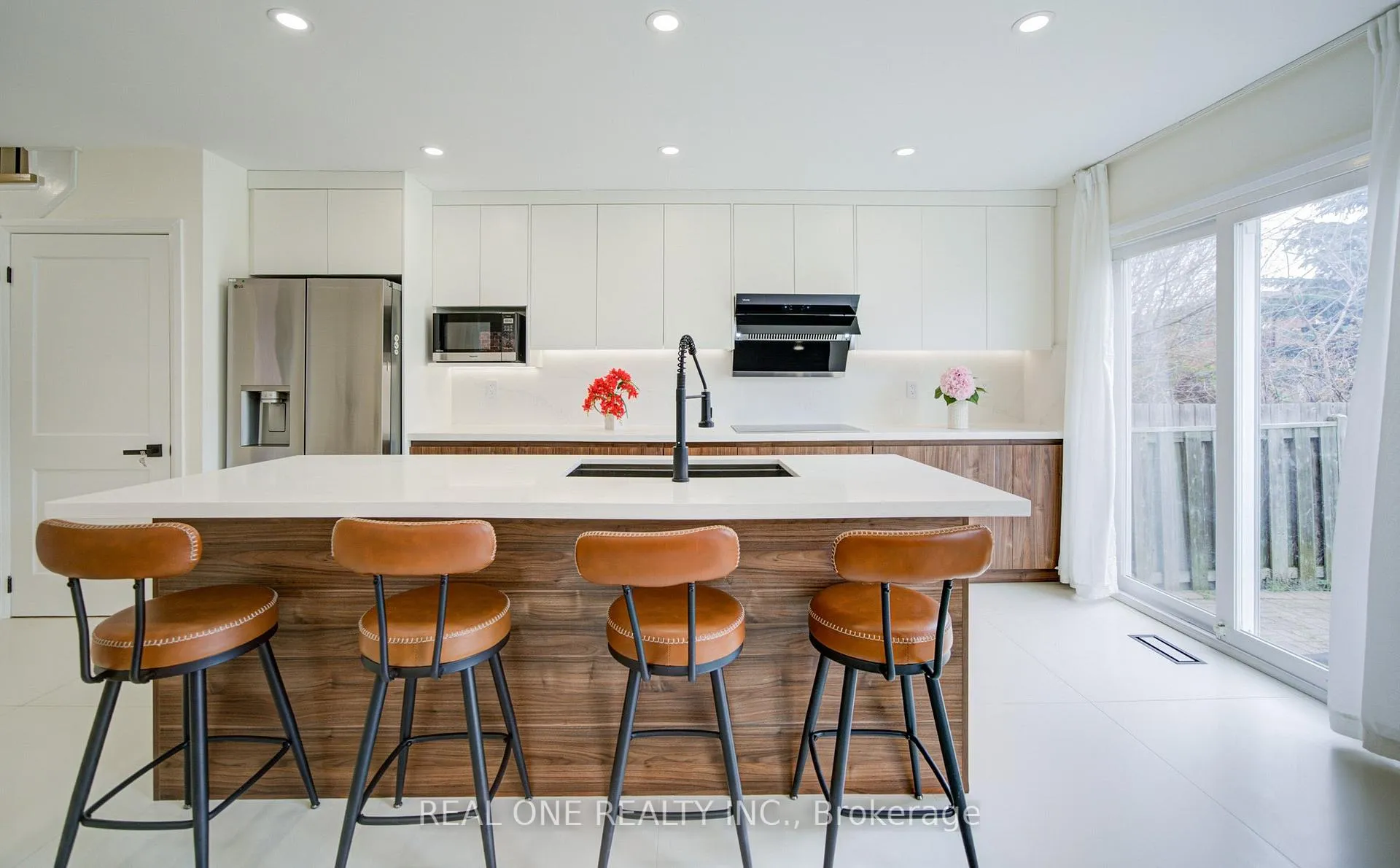 Photo 4 of 100 Kenley Crescent, Markham, Milliken Mills East — HOMEH