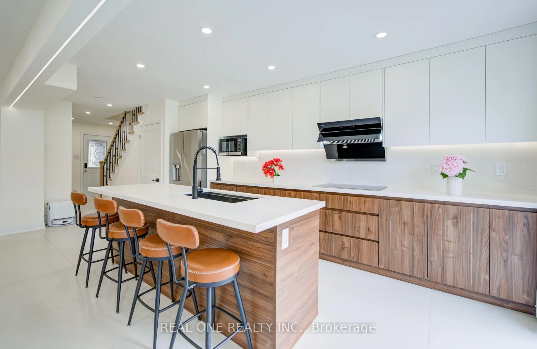 Photo 5 of 100 Kenley Crescent, Markham, Milliken Mills East — HOMEH