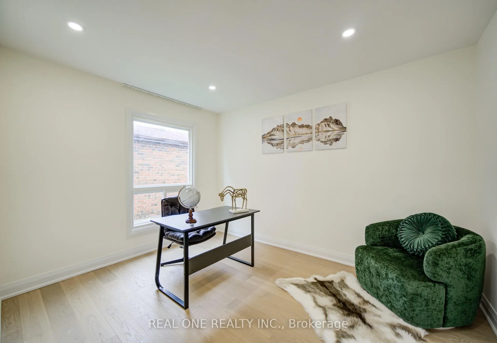 Photo 9 of 100 Kenley Crescent, Markham, Milliken Mills East — HOMEH