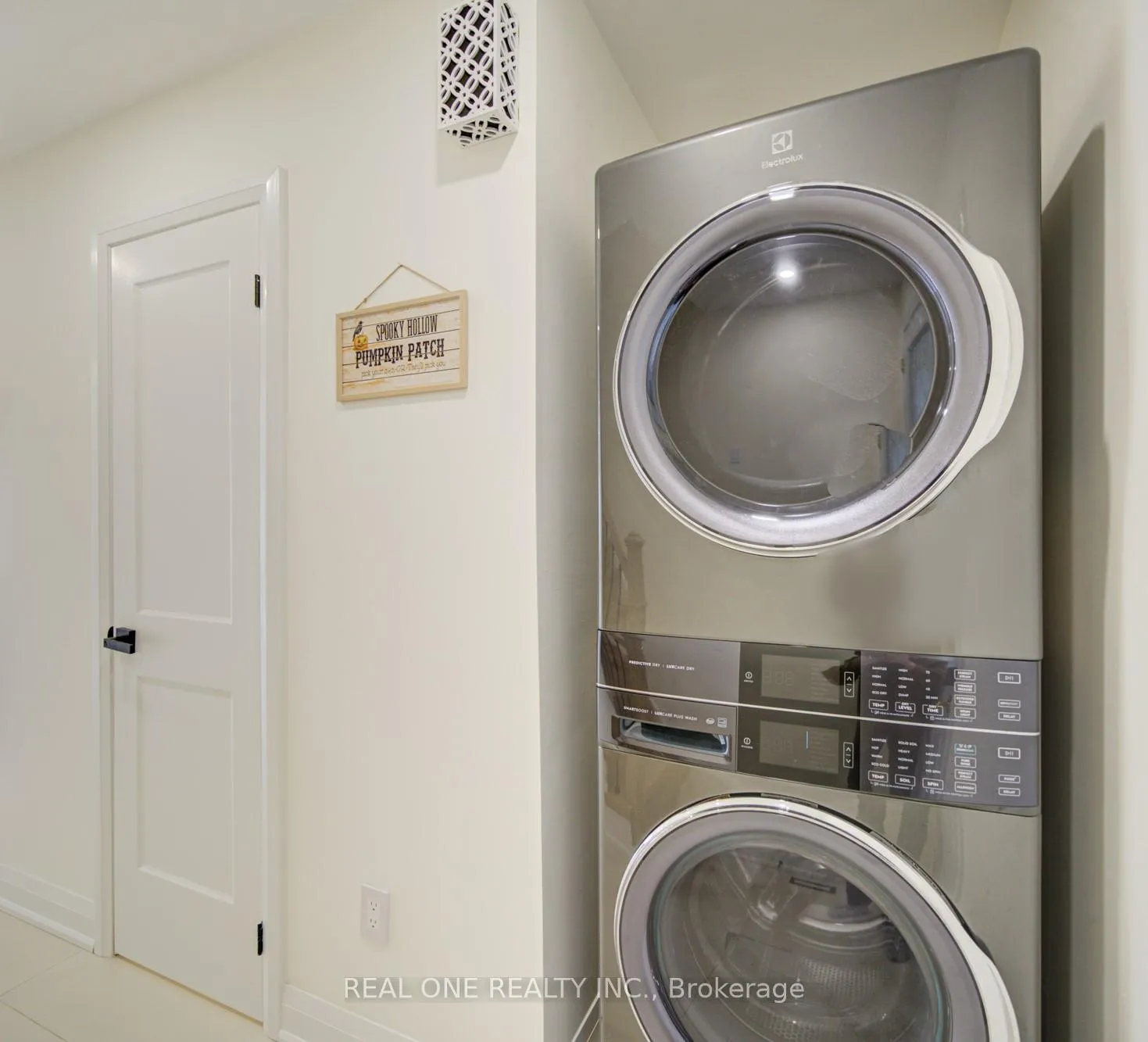 Photo 11 of 100 Kenley Crescent, Markham, Milliken Mills East — HOMEH