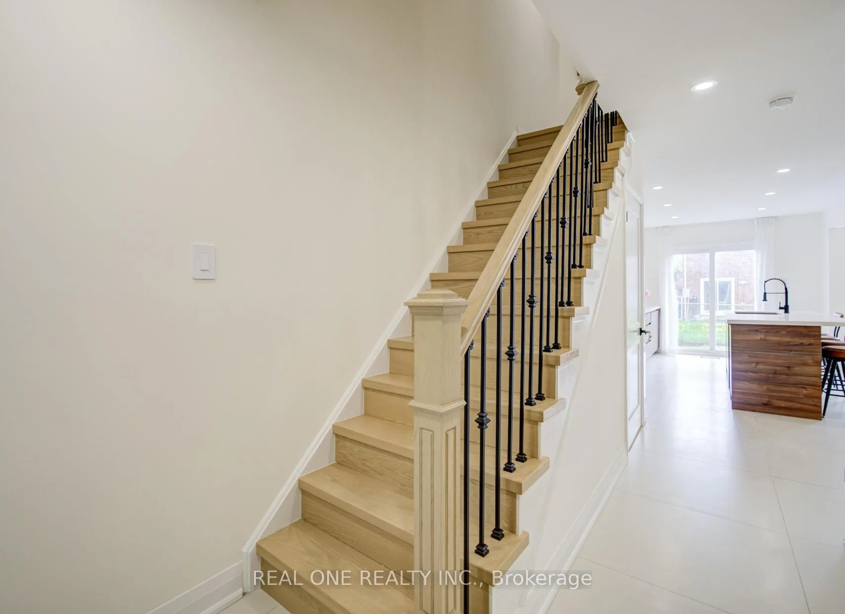 Photo 13 of 100 Kenley Crescent, Markham, Milliken Mills East — HOMEH