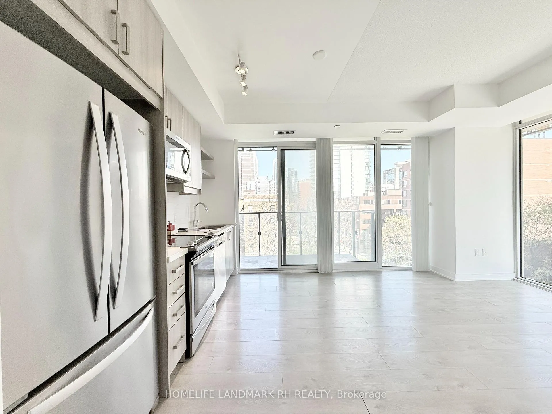 Photo 3 of Unit 608, 50 Wellesley Street E, Toronto, Church-Yonge Corridor — HOMEH
