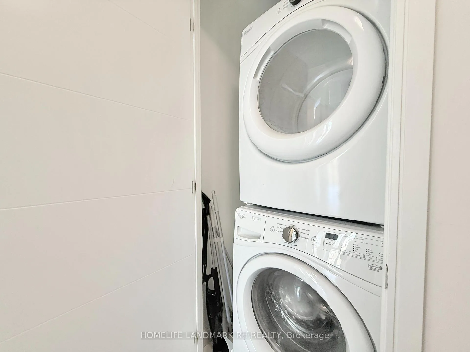Photo 10 of Unit 608, 50 Wellesley Street E, Toronto, Church-Yonge Corridor — HOMEH