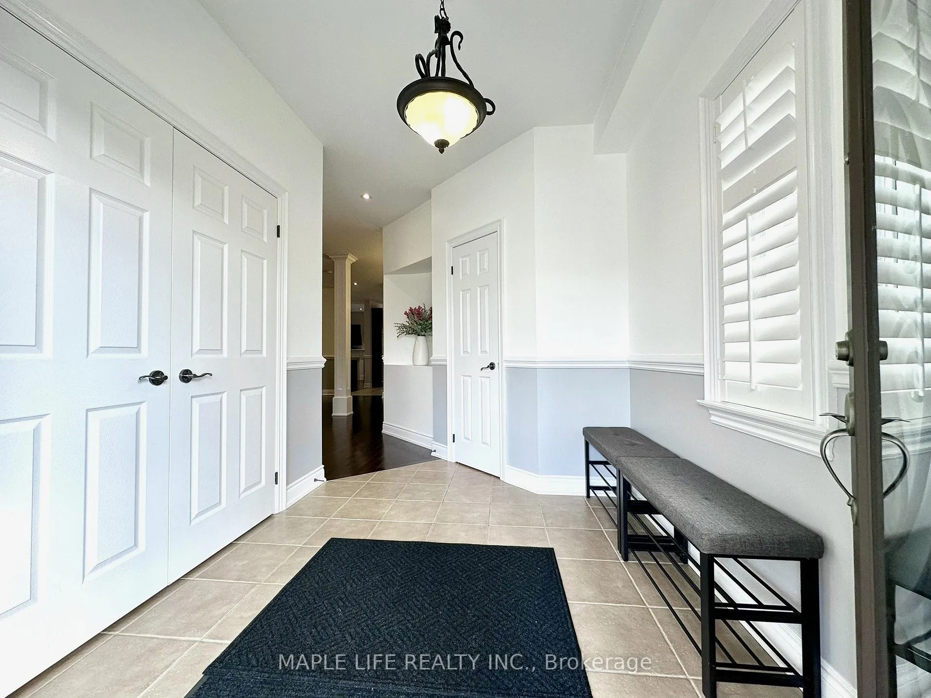 Photo 4 of 194 Twin Hills Crescent, Vaughan, Vellore Village — HOMEH