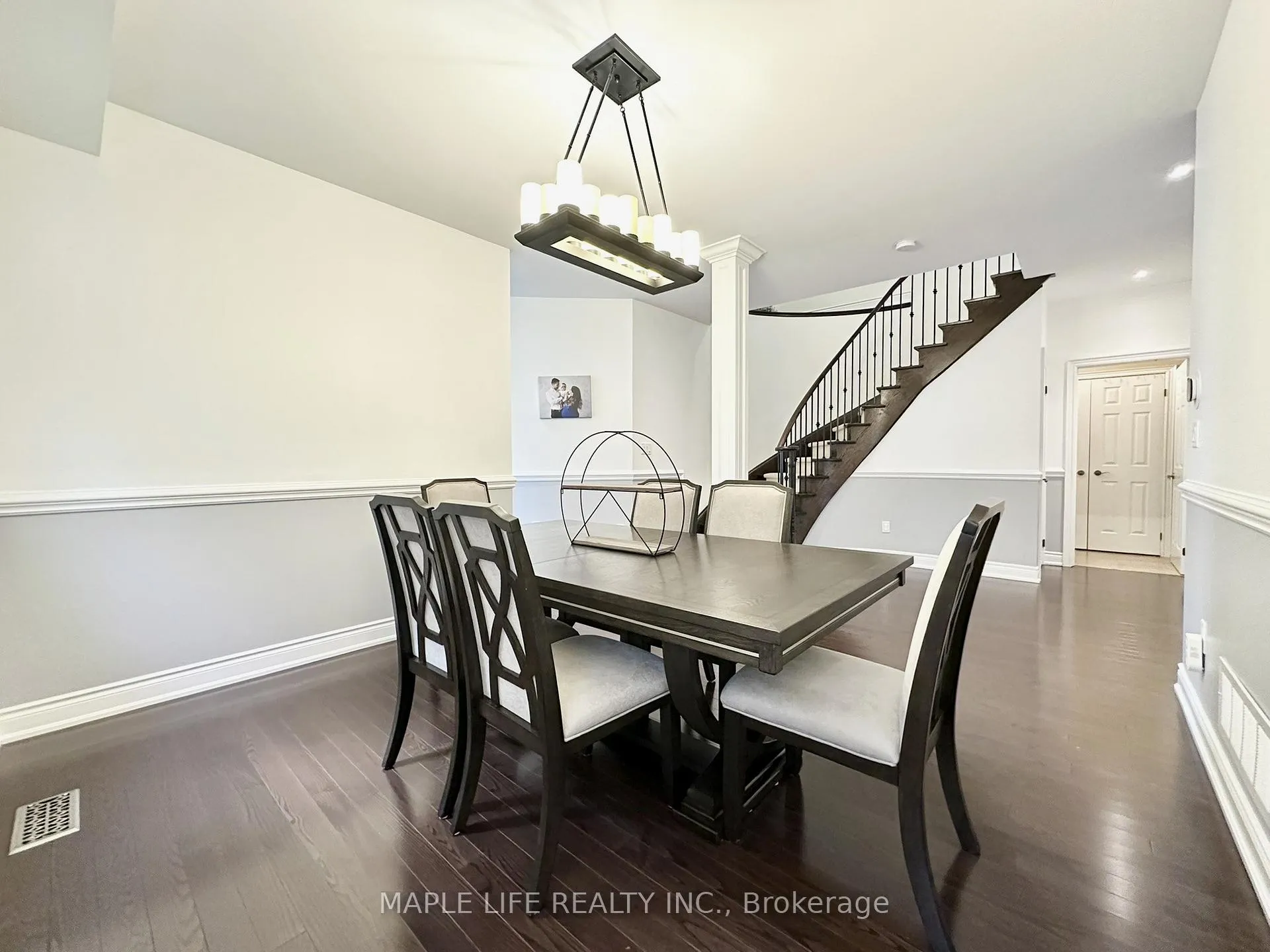 Photo 8 of 194 Twin Hills Crescent, Vaughan, Vellore Village — HOMEH