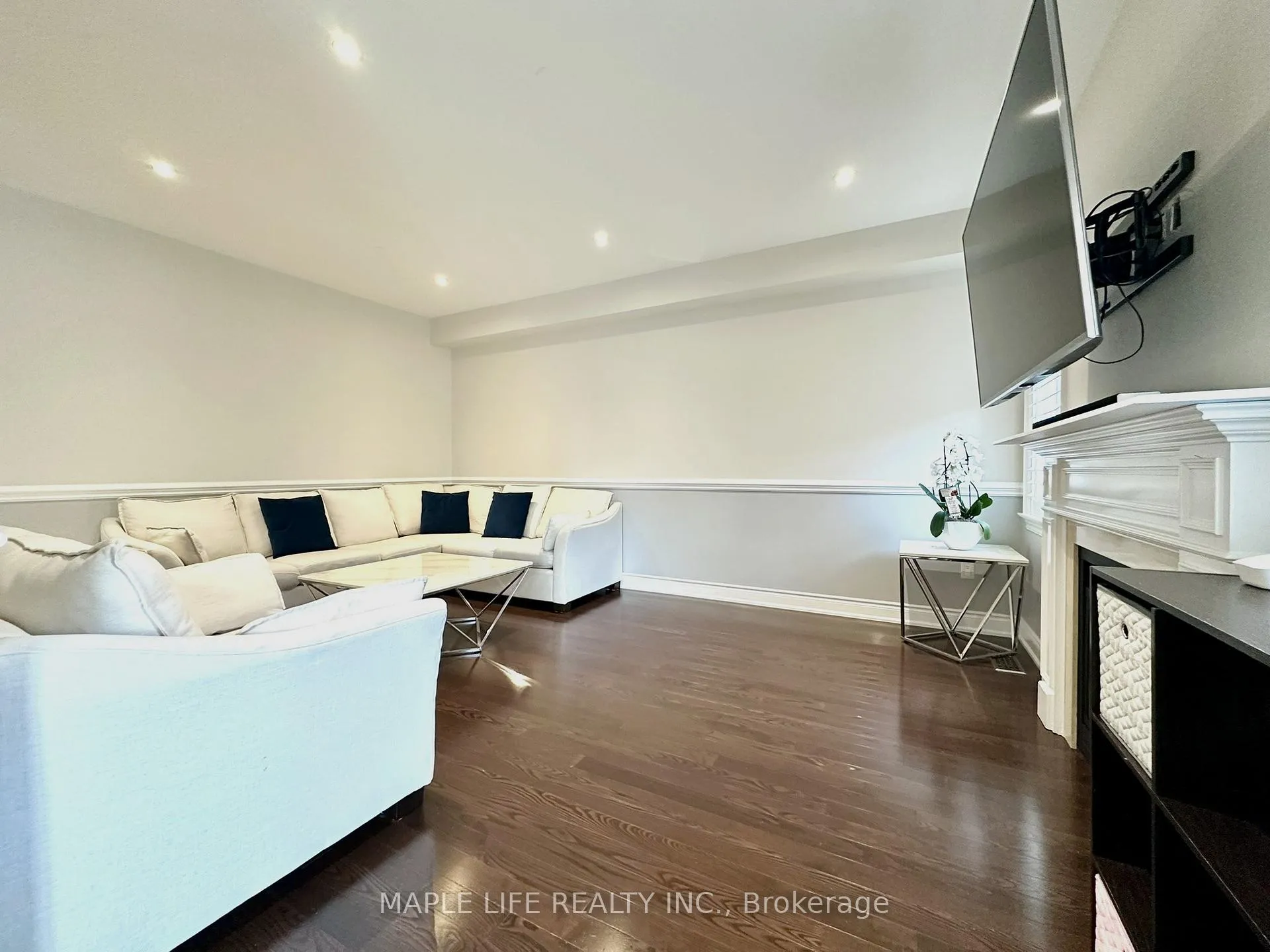 Photo 12 of 194 Twin Hills Crescent, Vaughan, Vellore Village — HOMEH