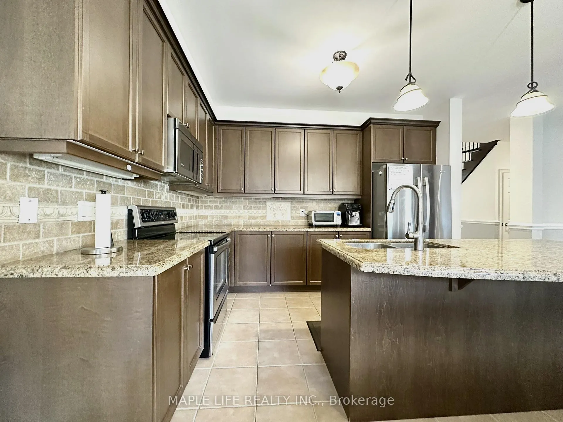 Photo 16 of 194 Twin Hills Crescent, Vaughan, Vellore Village — HOMEH