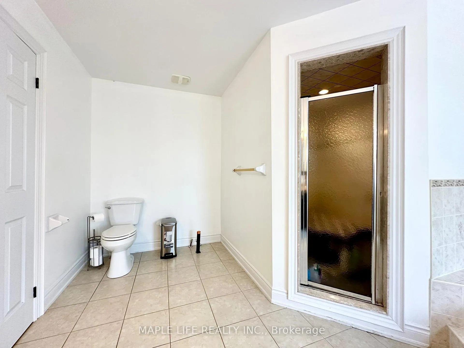 Photo 32 of 194 Twin Hills Crescent, Vaughan, Vellore Village — HOMEH