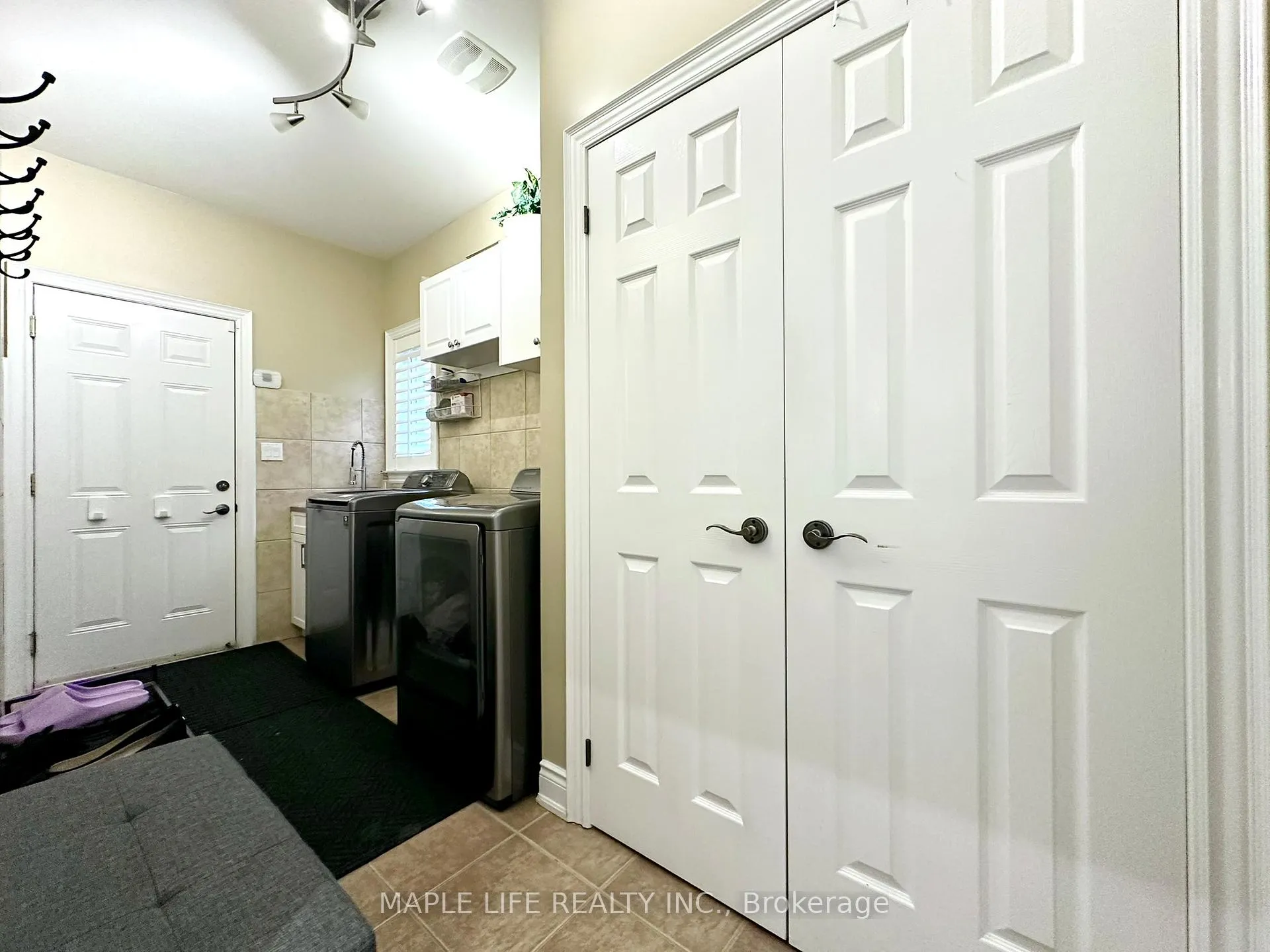 Photo 36 of 194 Twin Hills Crescent, Vaughan, Vellore Village — HOMEH
