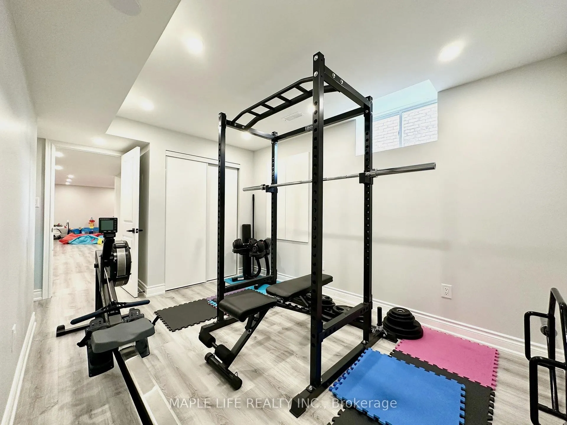Photo 38 of 194 Twin Hills Crescent, Vaughan, Vellore Village — HOMEH