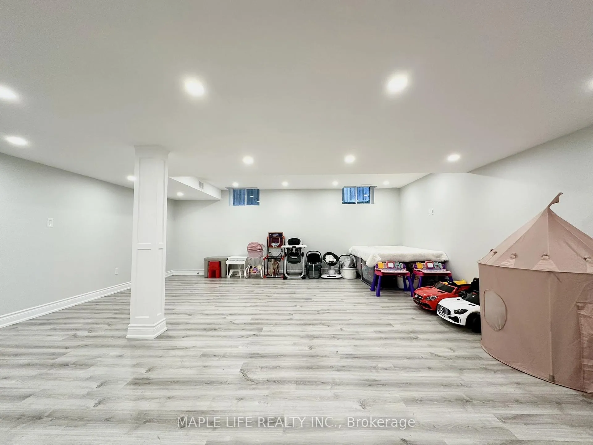 Photo 40 of 194 Twin Hills Crescent, Vaughan, Vellore Village — HOMEH